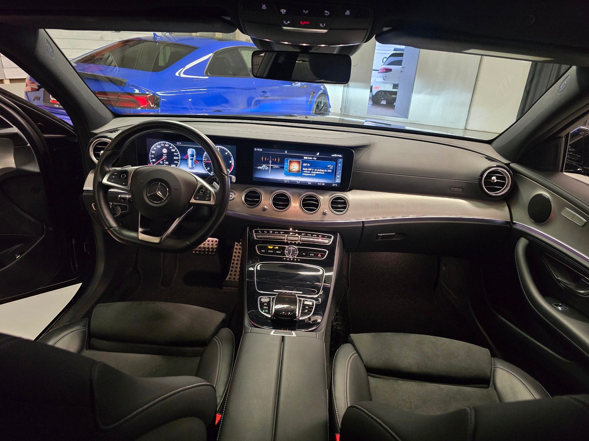 MERCEDES-BENZ E 220 d AMG Line 9G-Tronic-image-10