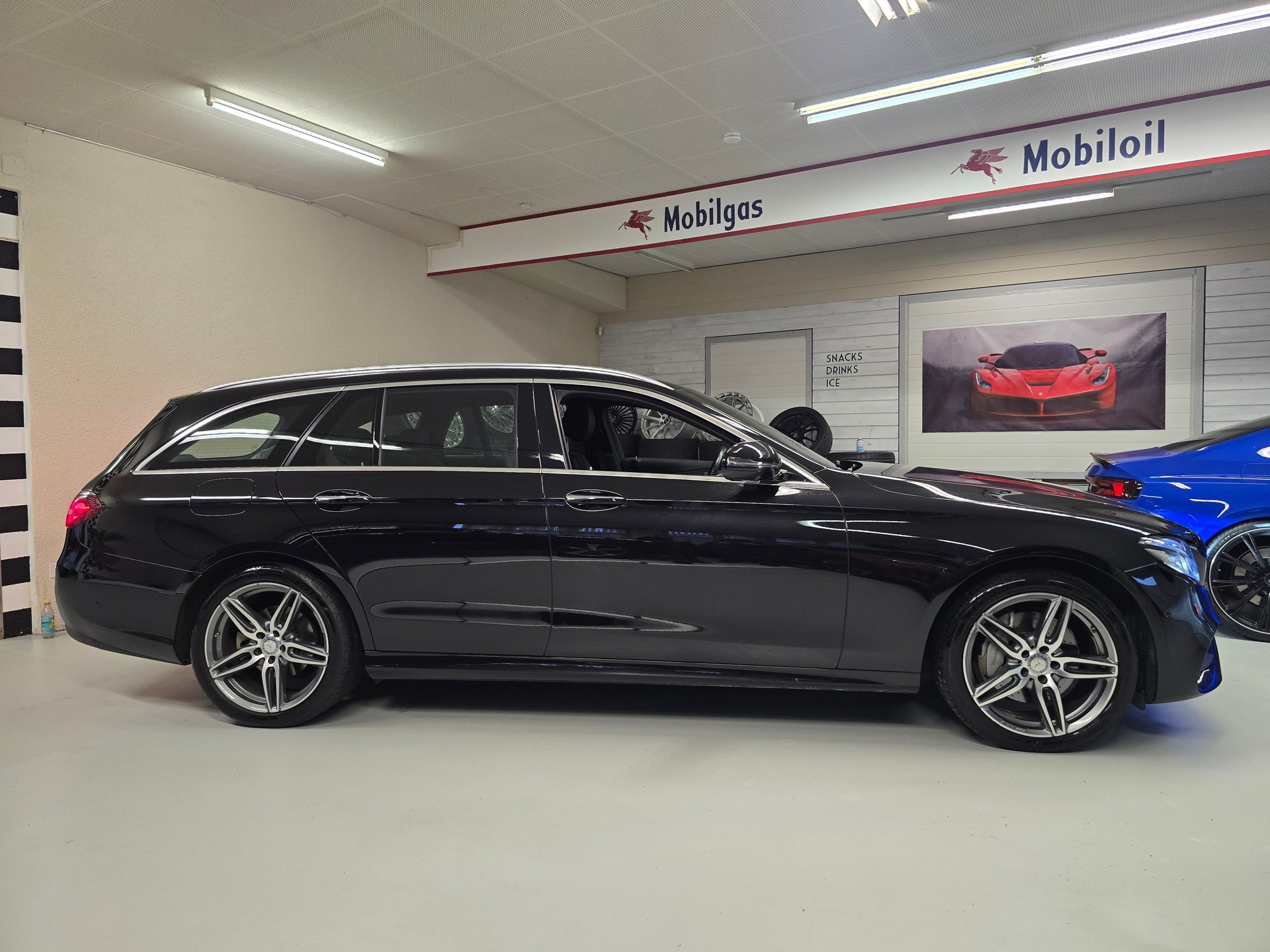 MERCEDES-BENZ E 220 d AMG Line 9G-Tronic-image-3