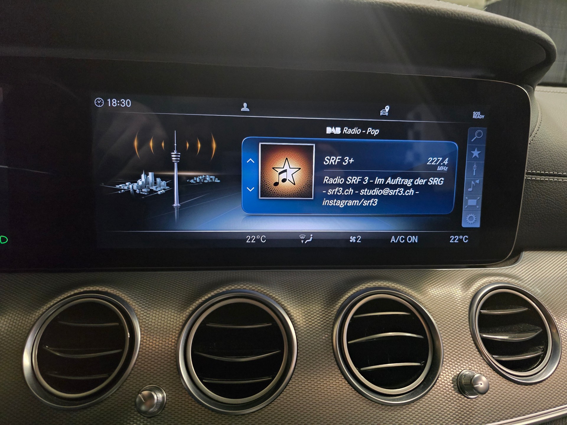 MERCEDES-BENZ E 220 d AMG Line 9G-Tronic-image-12