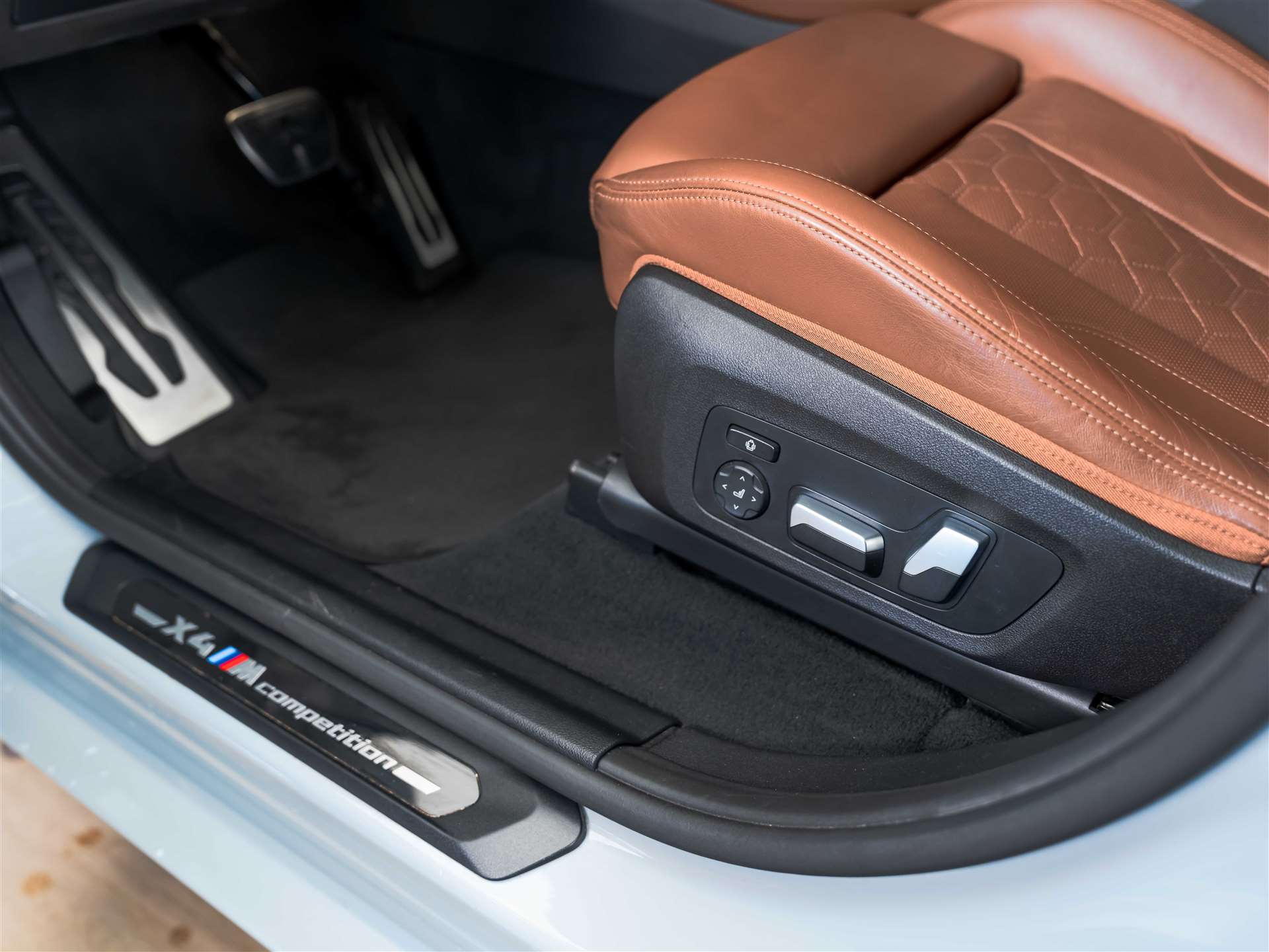 BMW X4M xDrive M Competition Steptronic *Panorama*Sitzlüftung*Head-UP*-image-29