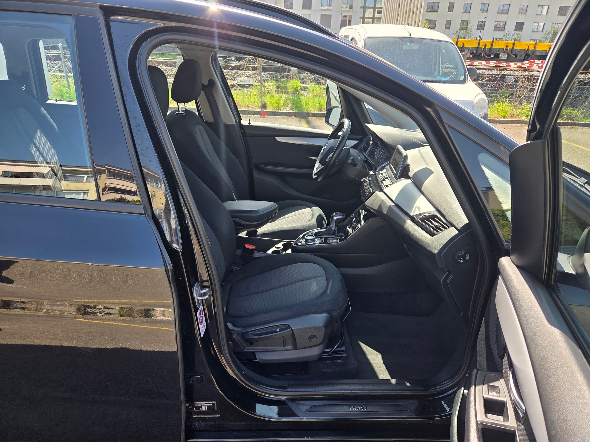 BMW 216d Gran Tourer Luxury Line-image-9