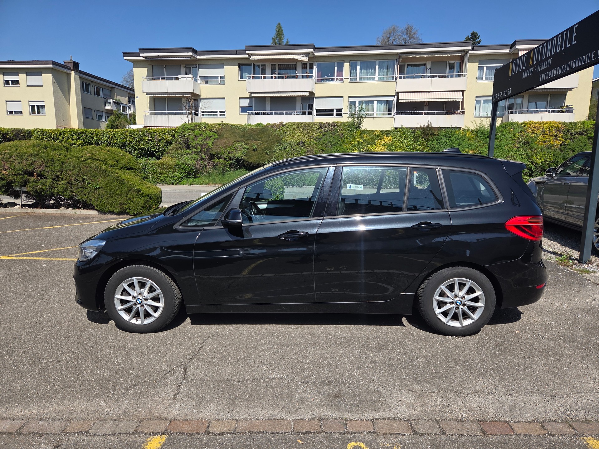 BMW 216d Gran Tourer Luxury Line-showroom-element-1