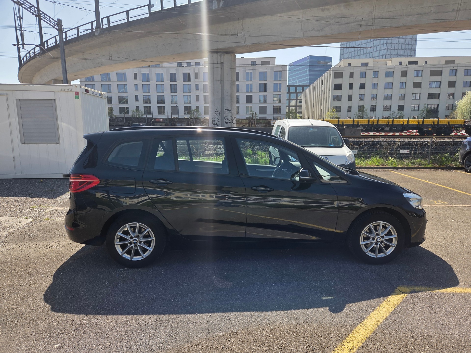 BMW 216d Gran Tourer Luxury Line-image-5