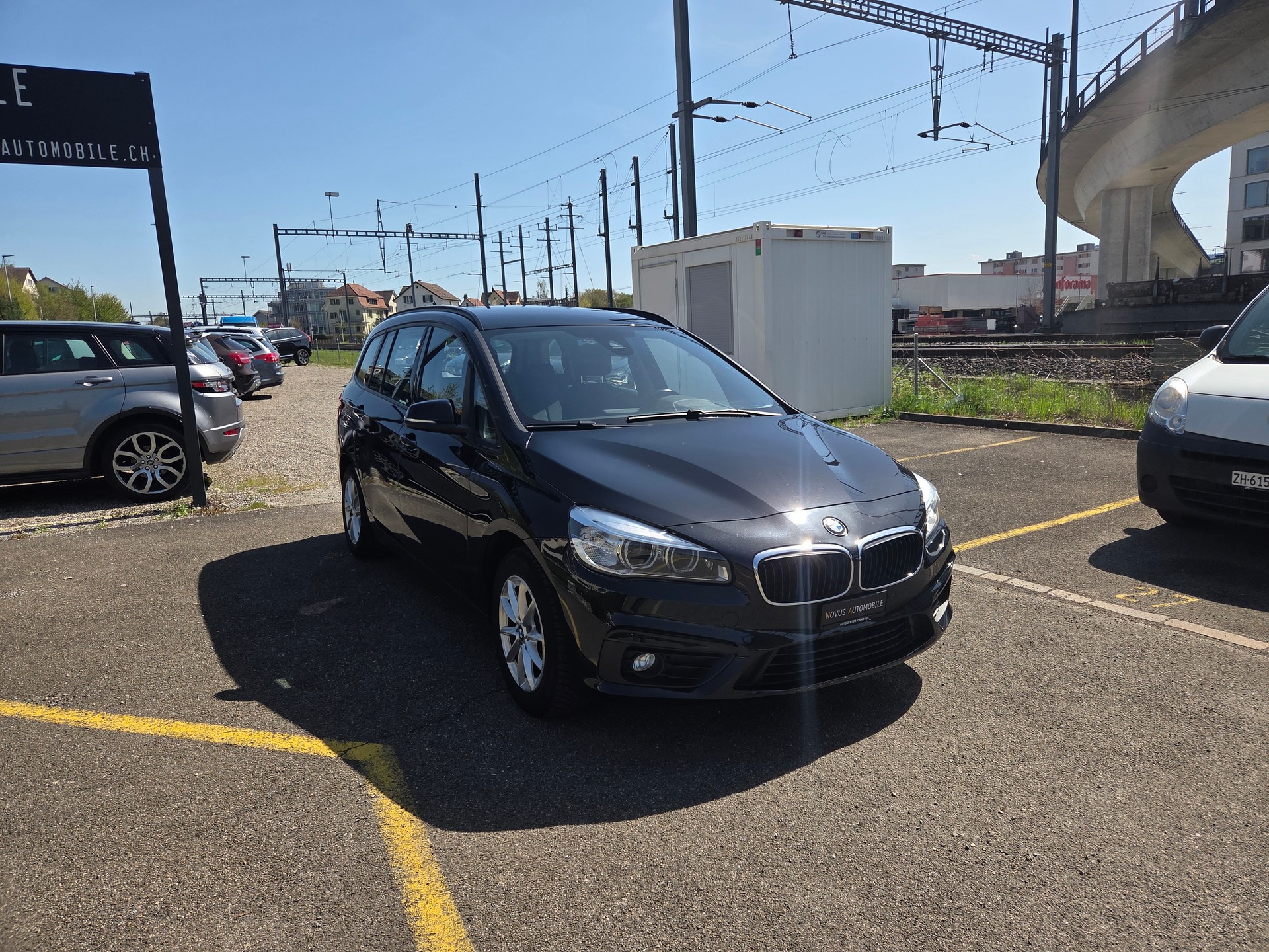 BMW 216d Gran Tourer Luxury Line-image-6