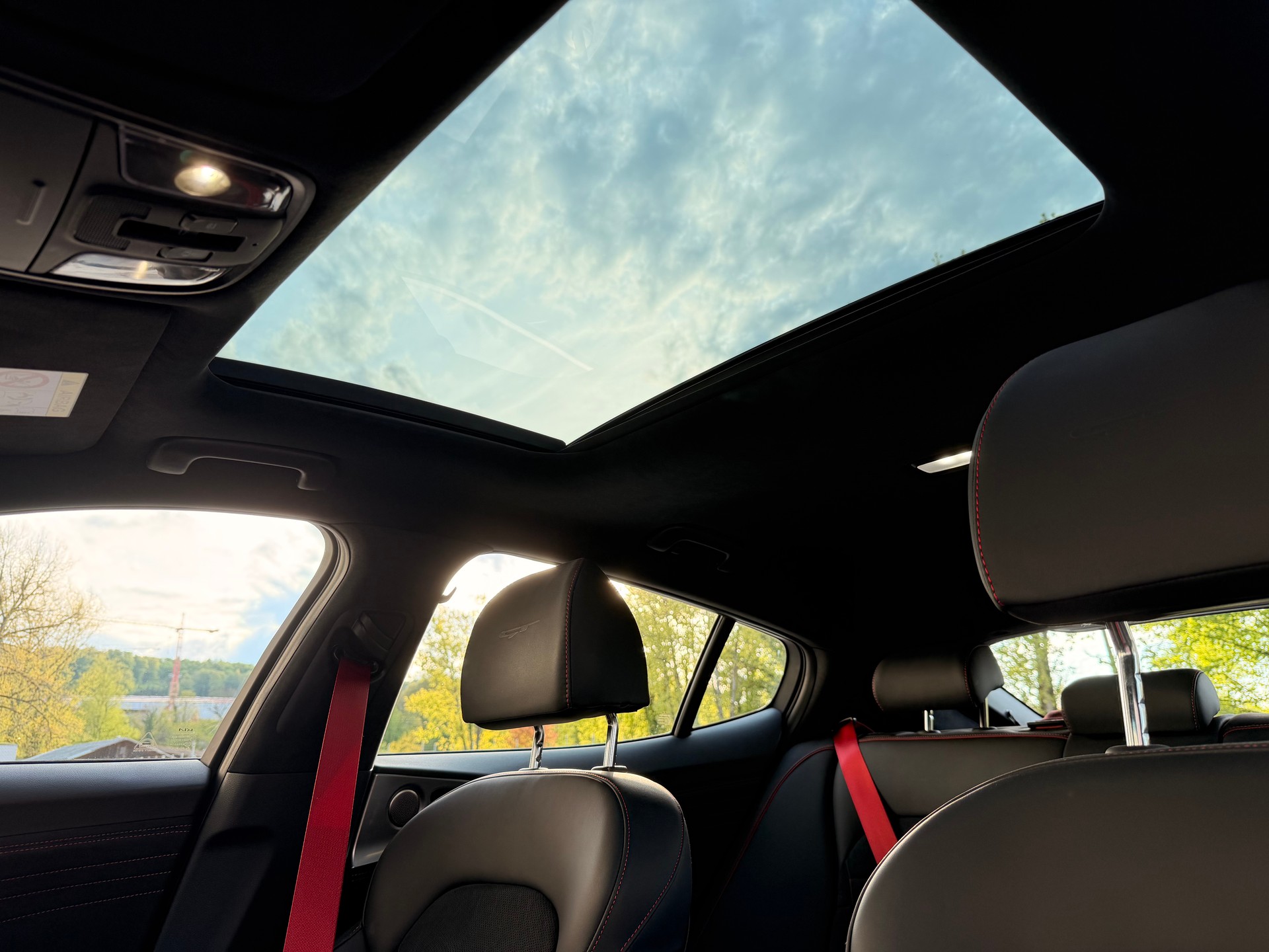 KIA Stinger 3.3 T-GDi GT Automat AWD-image-15