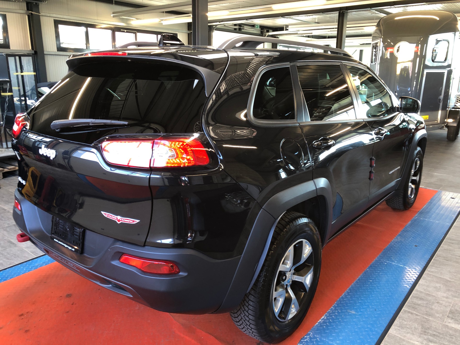 JEEP 2.4 Trailhawk AWD 9ATX-showroom-element-3