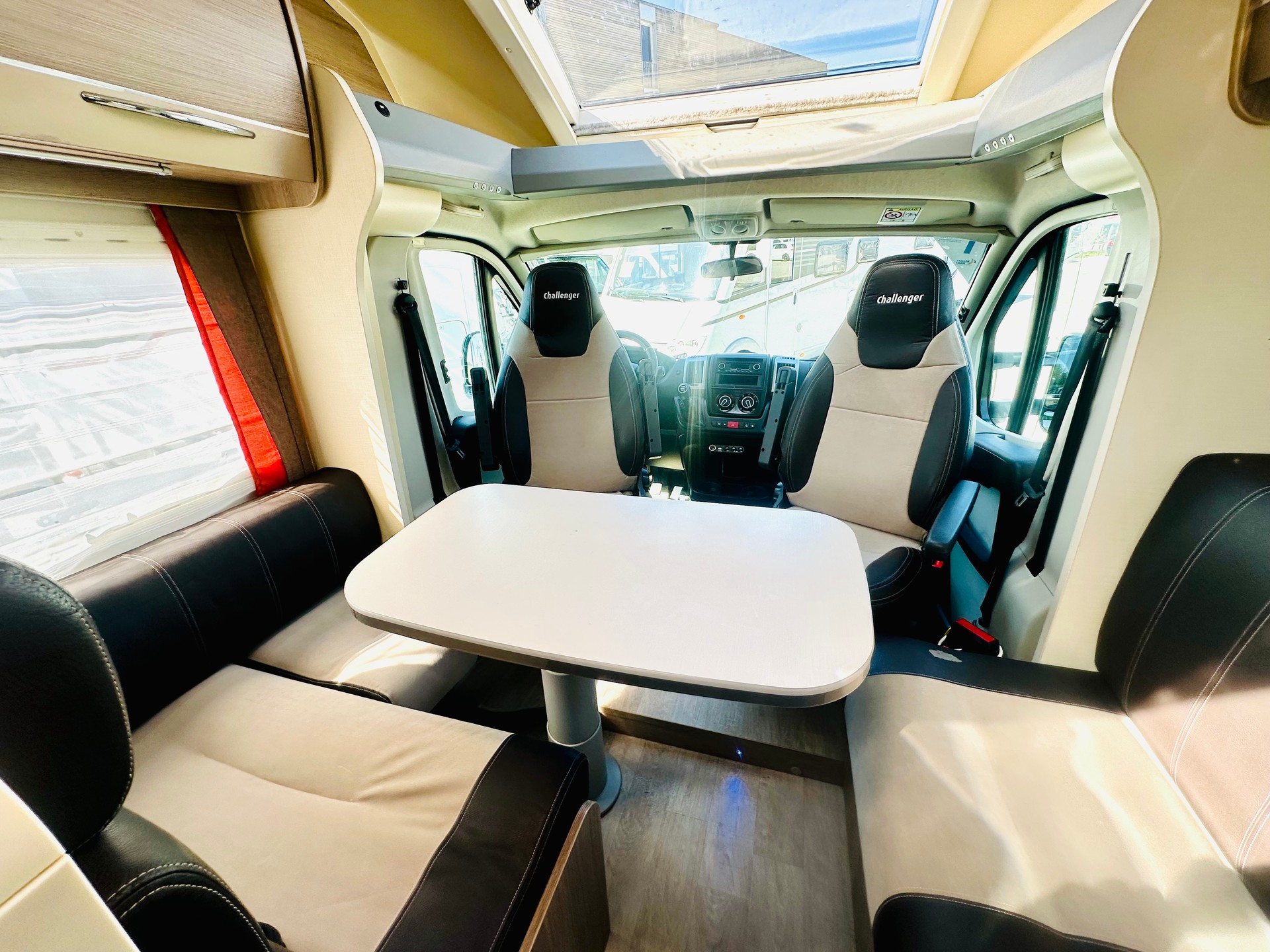 FIAT 2.3JTD 150PS CHALLENGER Megaou ***LÄNGSBETT***DIESEL-HEIZUNG***GARAGE***SOLAR***TV. AUT. SAT-ANLAGE***-image-24