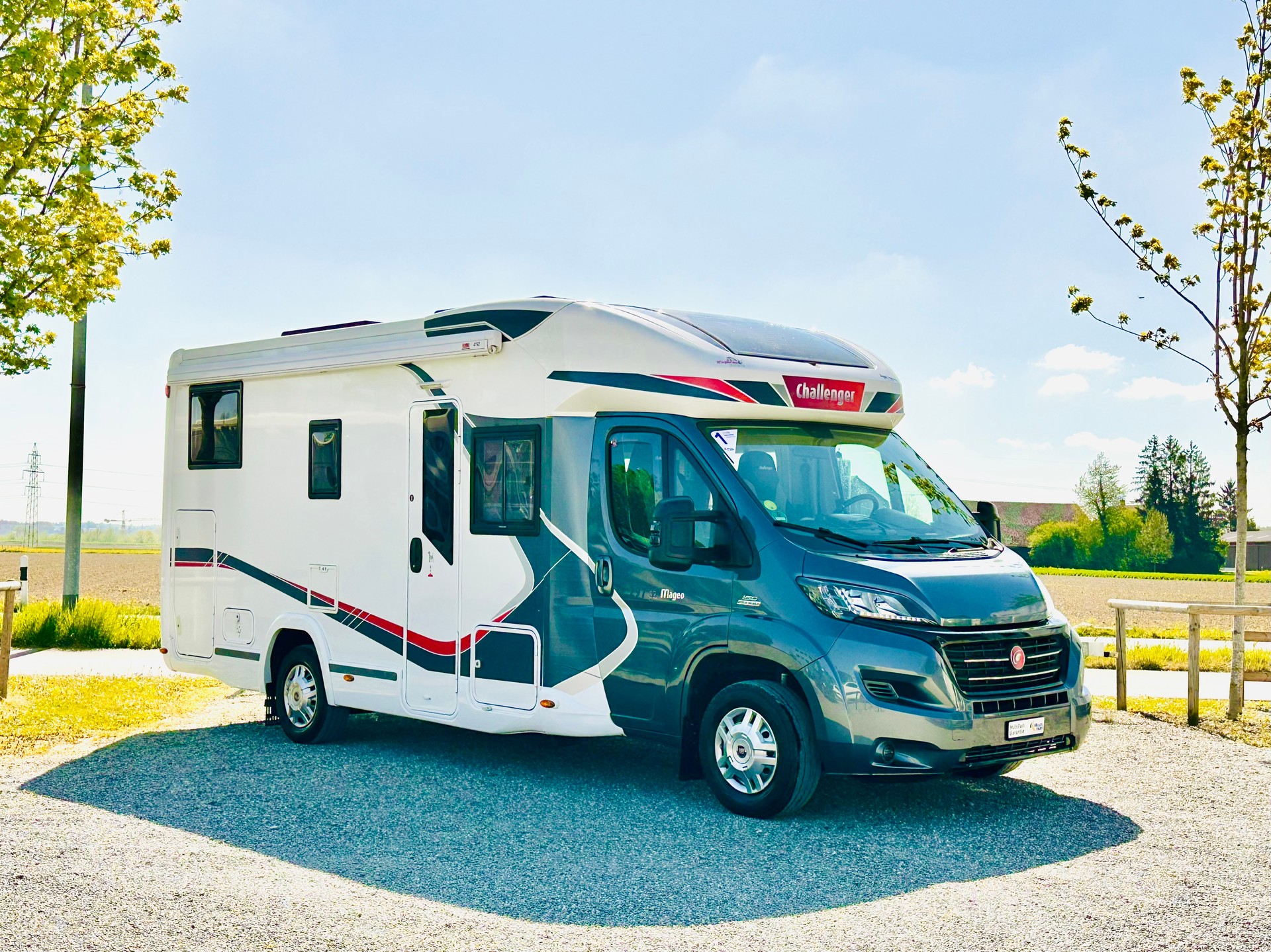 FIAT 2.3JTD 150PS CHALLENGER Megaou ***LÄNGSBETT***DIESEL-HEIZUNG***GARAGE***SOLAR***TV. AUT. SAT-ANLAGE***