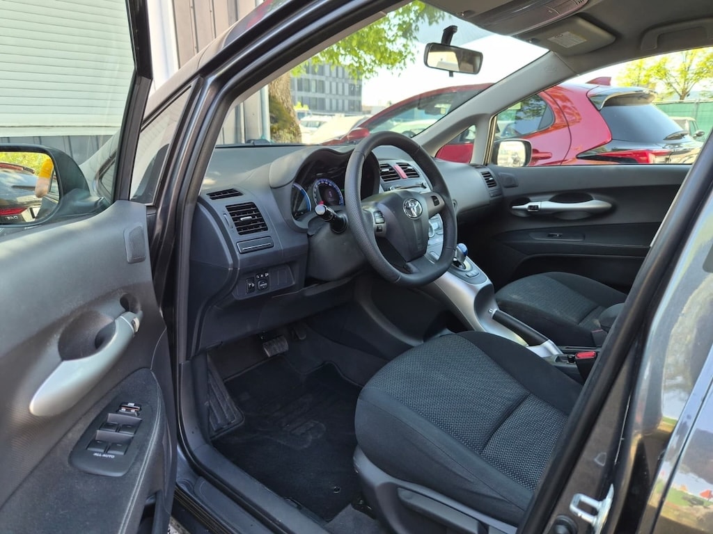 TOYOTA Auris 1.8 16V HSD Linea Luna-image-7