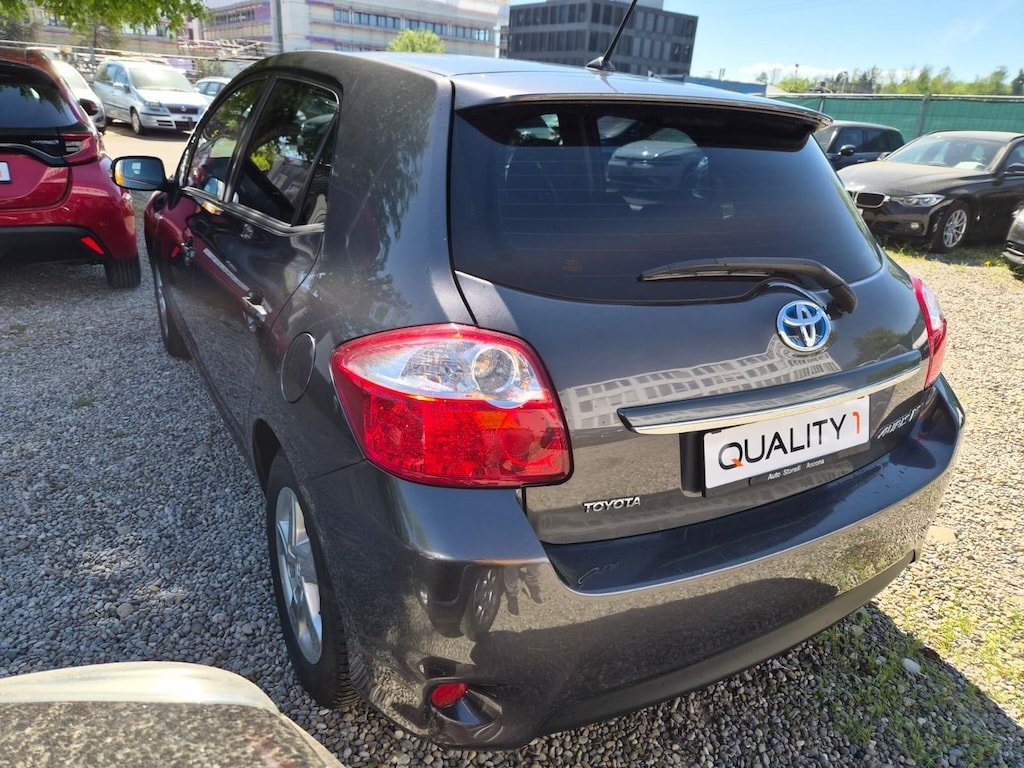 TOYOTA Auris 1.8 16V HSD Linea Luna-image-3