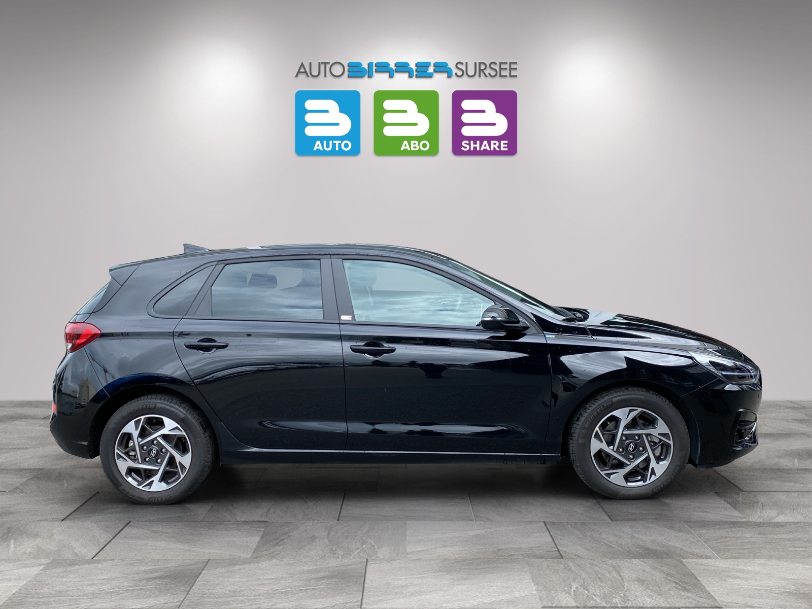 HYUNDAI i30 1.5 T-GDi Amplia-showroom-element-3