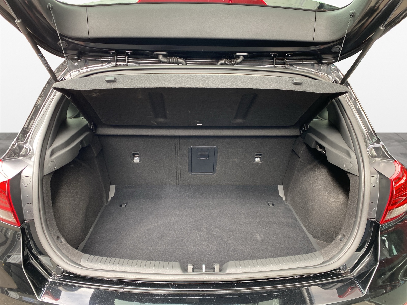 HYUNDAI i30 1.5 T-GDi Amplia-image-15
