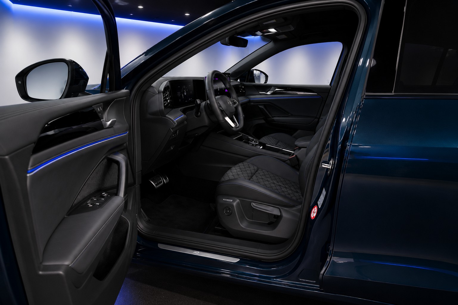 VW Tiguan 2.0 TSI DSG R-Line 4Motion-image-8