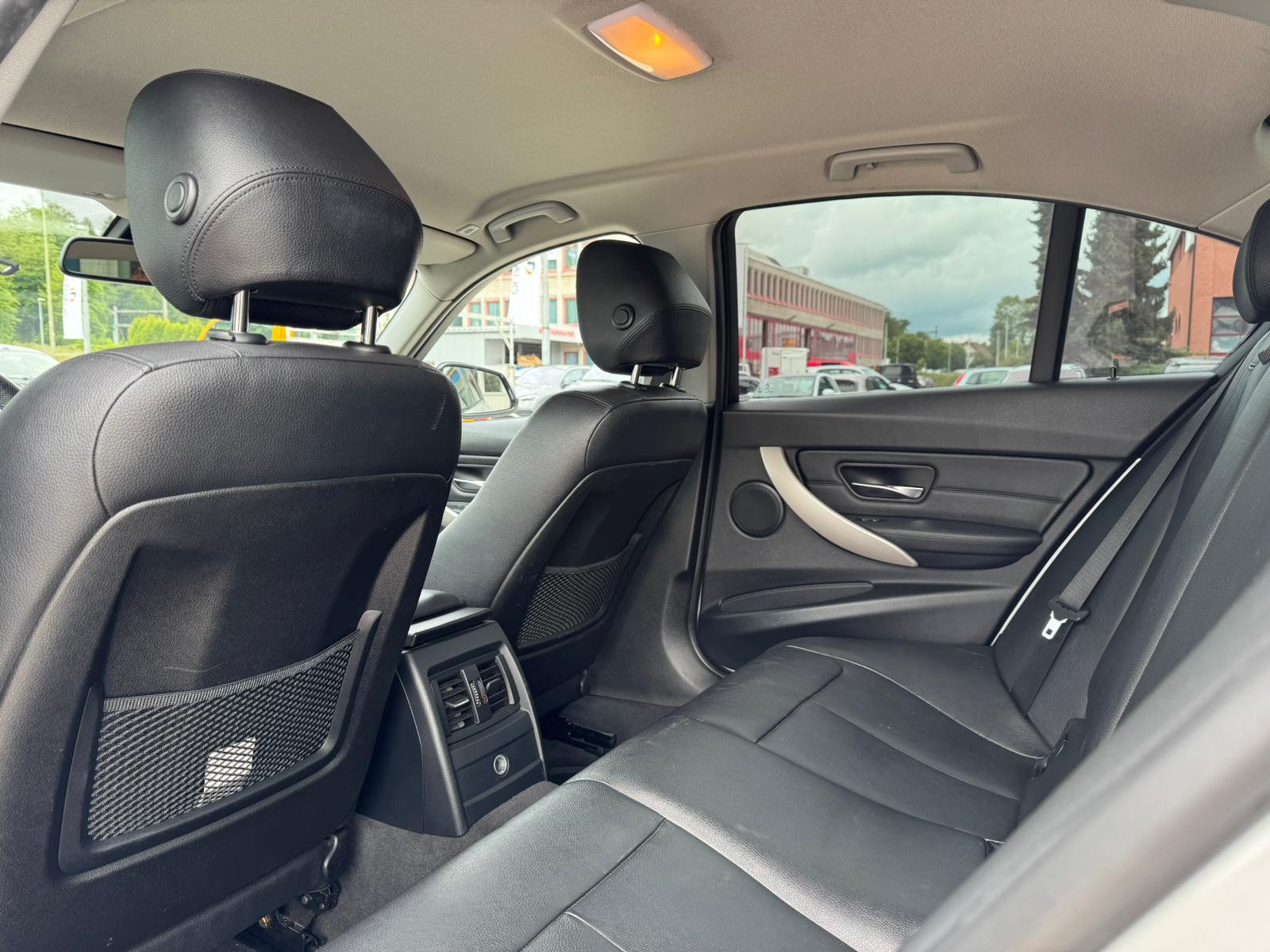 BMW 320d Steptronic-image-7