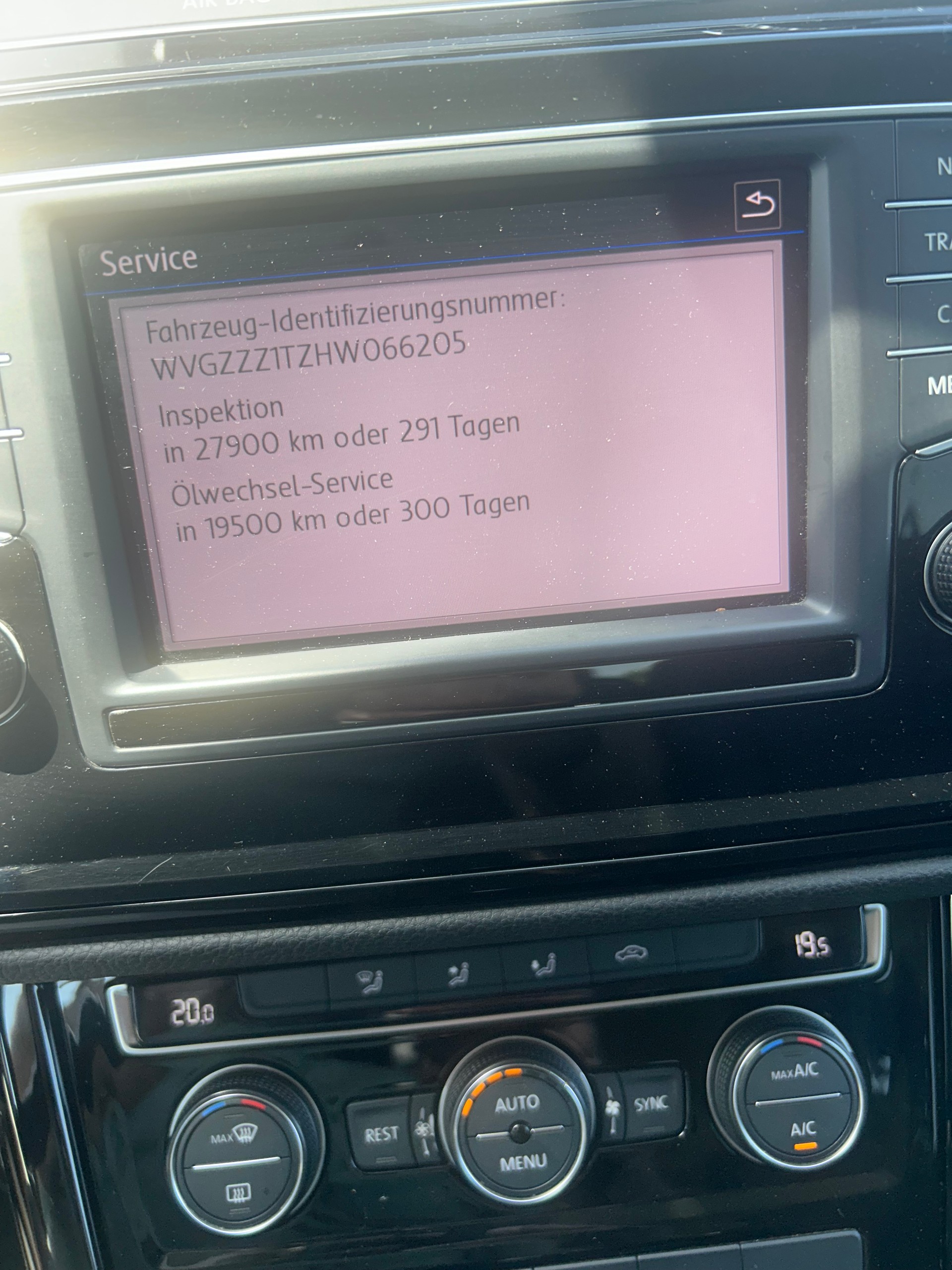 VW Touran 2.0 TDI BlueMotion Technology Sport DSG-showroom-element-2