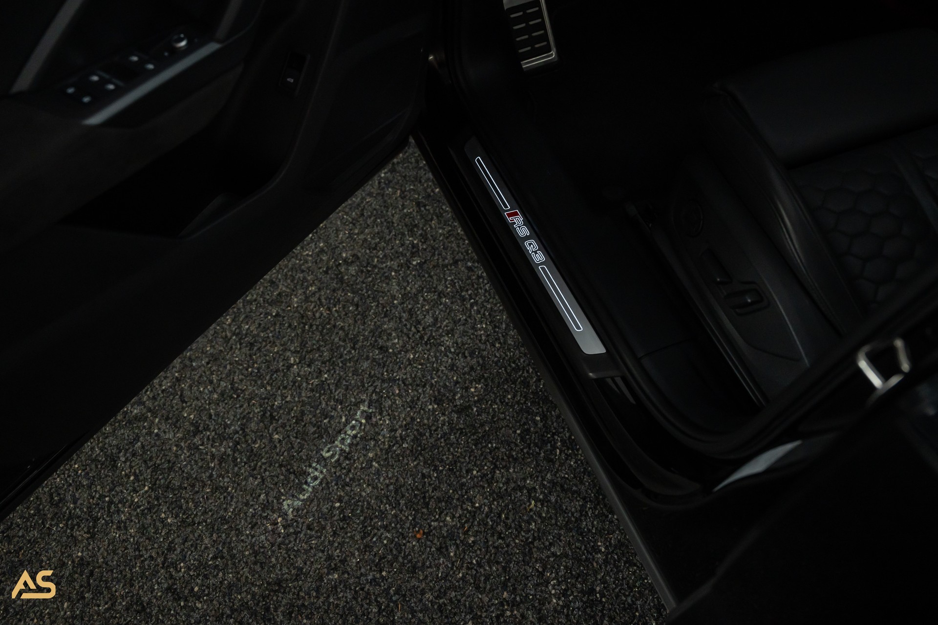 AUDI RS Q3 Sportback quattro (CH) BLACK EDITION | PANO | HOME LINK | 360° | GRATIS-SERVICE-image-31