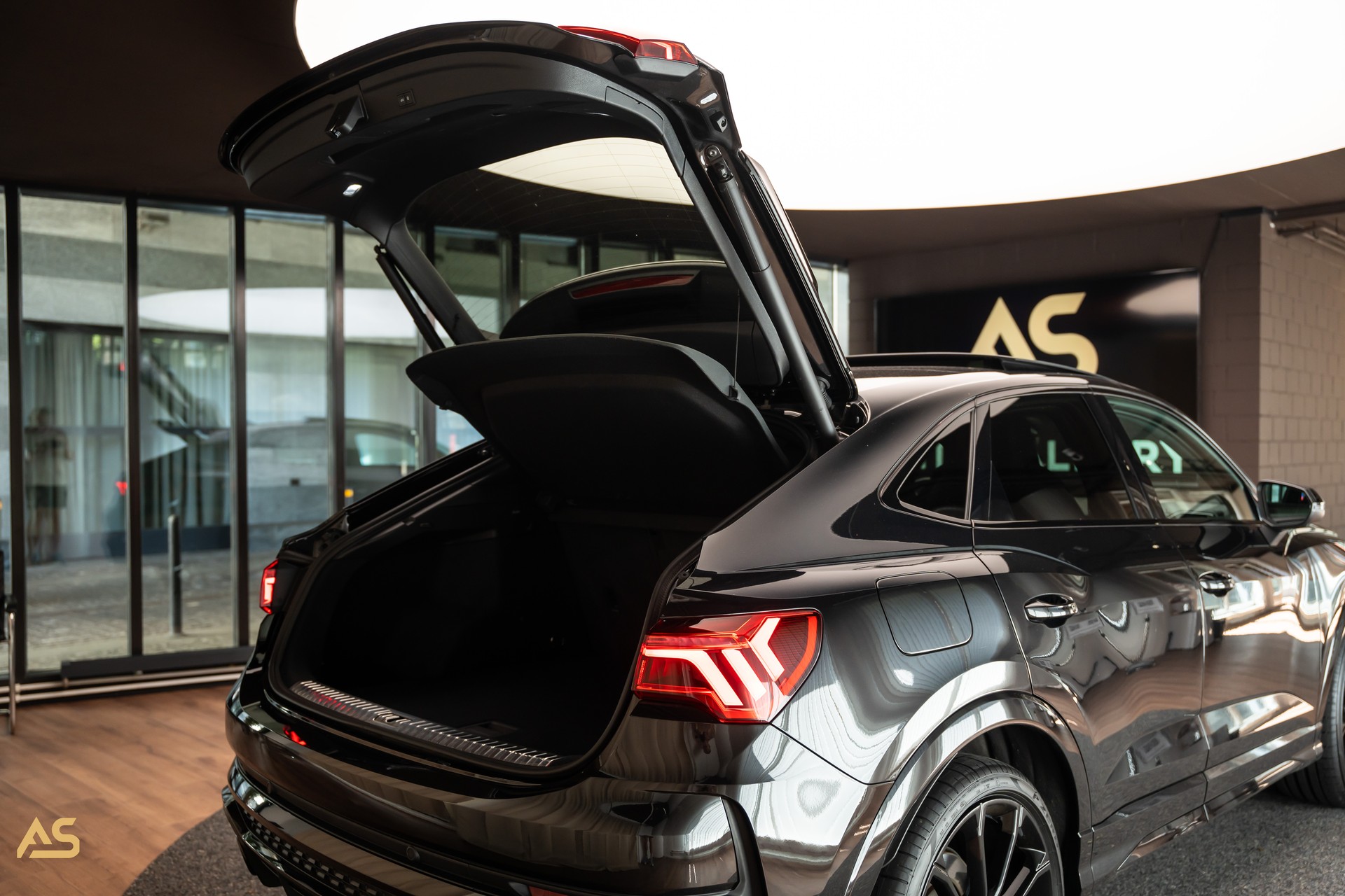 AUDI RS Q3 Sportback quattro (CH) BLACK EDITION | PANO | HOME LINK | 360° | GRATIS-SERVICE-image-7