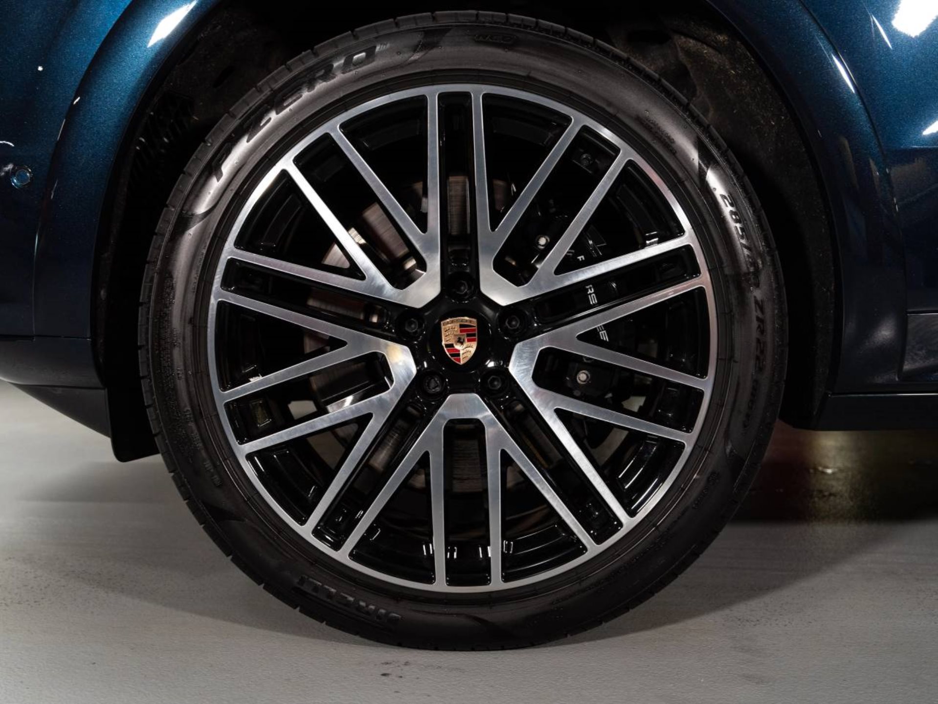 PORSCHE Cayenne GTS-image-19