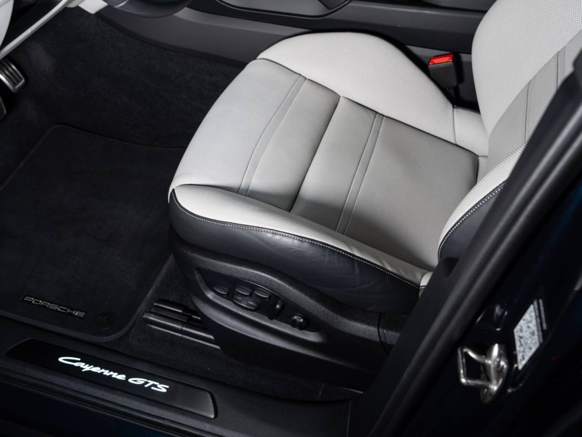 PORSCHE Cayenne GTS-image-14