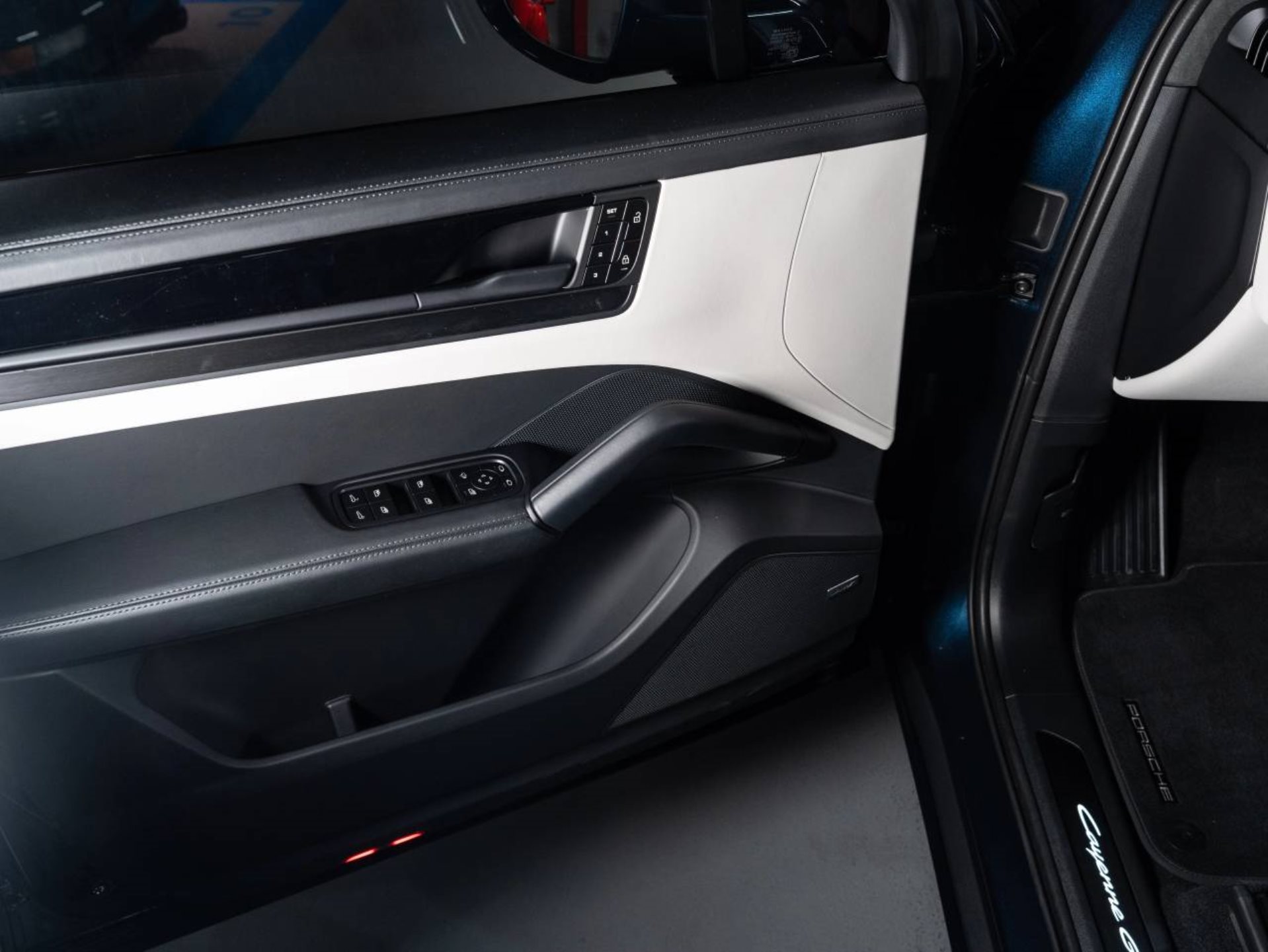 PORSCHE Cayenne GTS-image-18