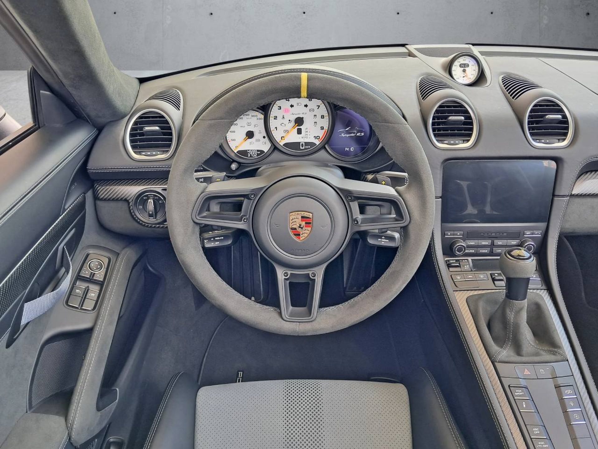 PORSCHE 718 Spyder RS-image-13