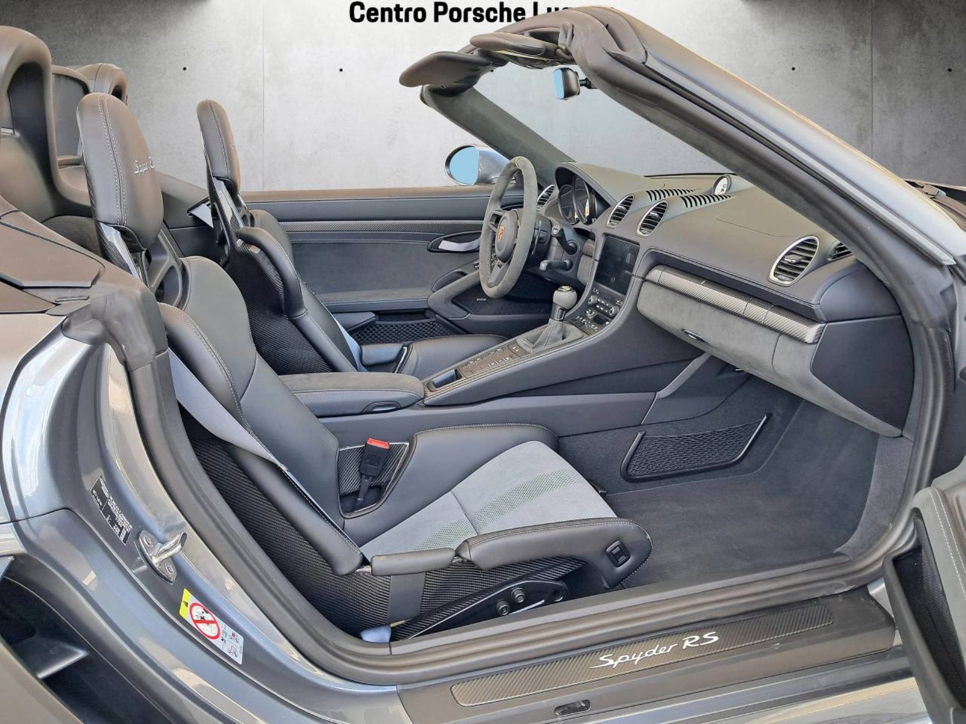 PORSCHE 718 Spyder RS-image-14
