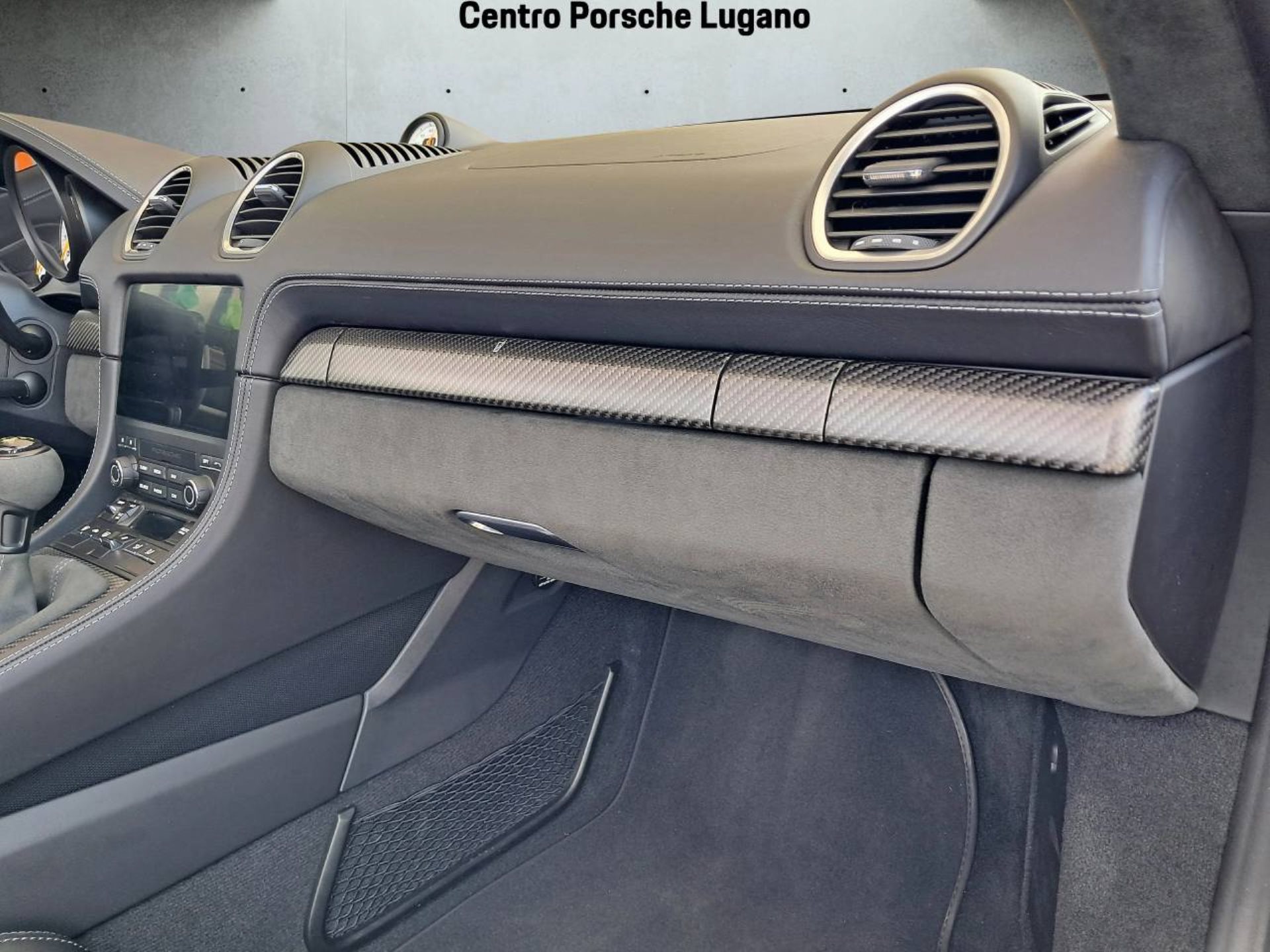 PORSCHE 718 Spyder RS-image-27