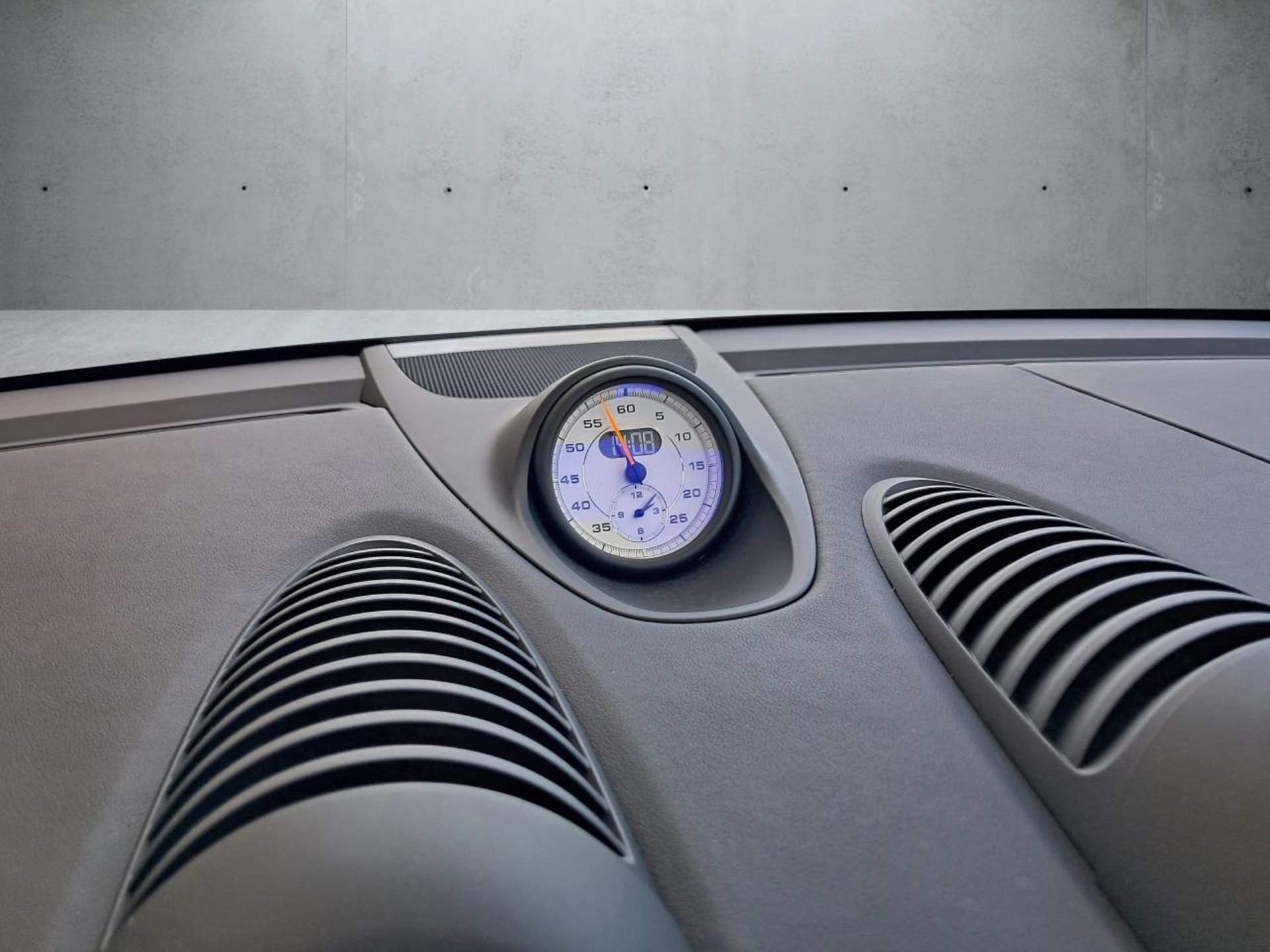 PORSCHE 718 Spyder RS-image-24