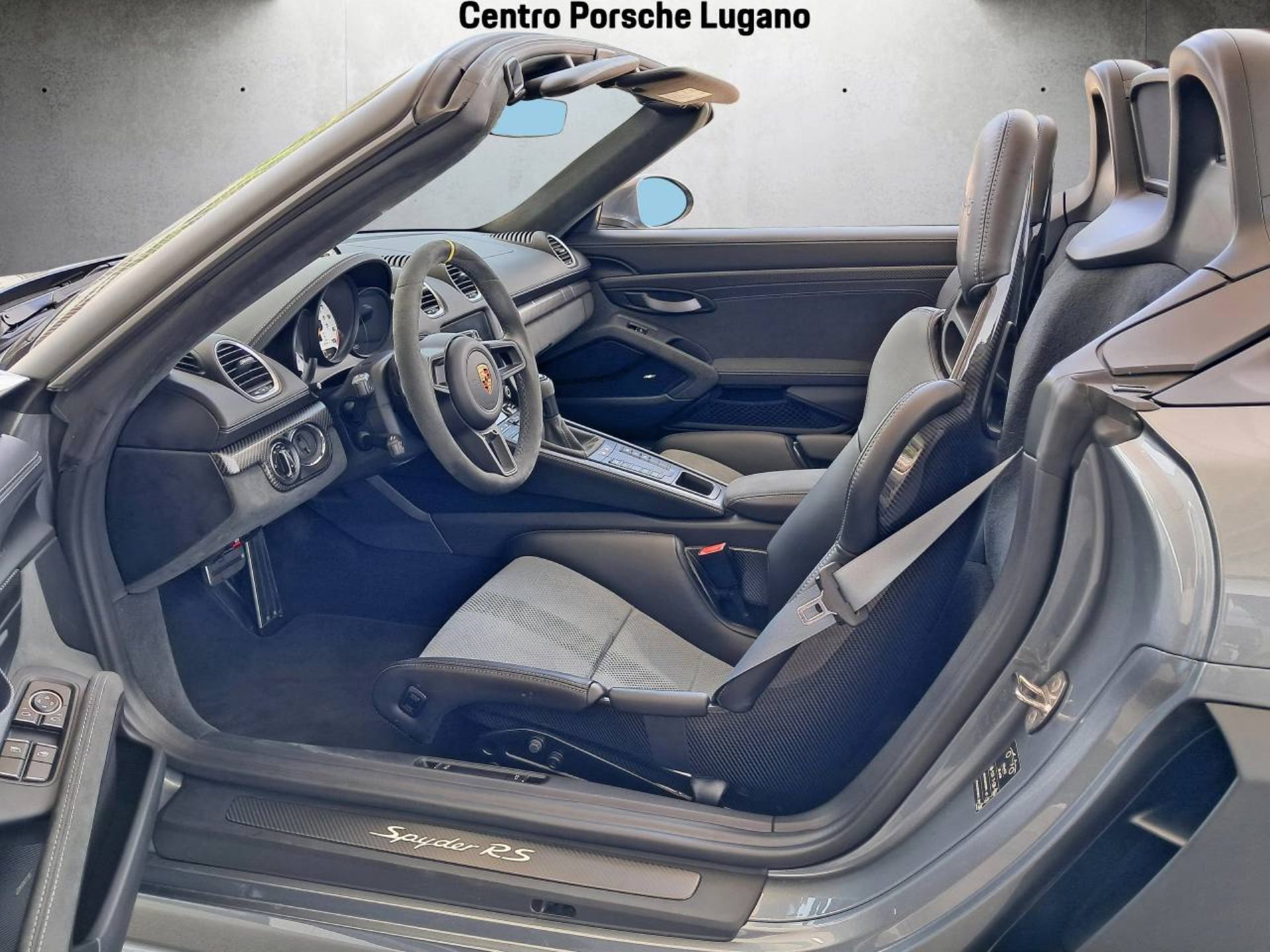 PORSCHE 718 Spyder RS-showroom-element-3