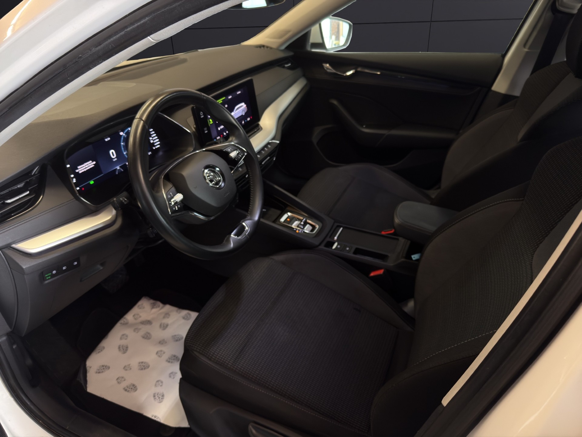 SKODA Octavia Combi 1.0 TSI mHEV DSG Ambition-image-9