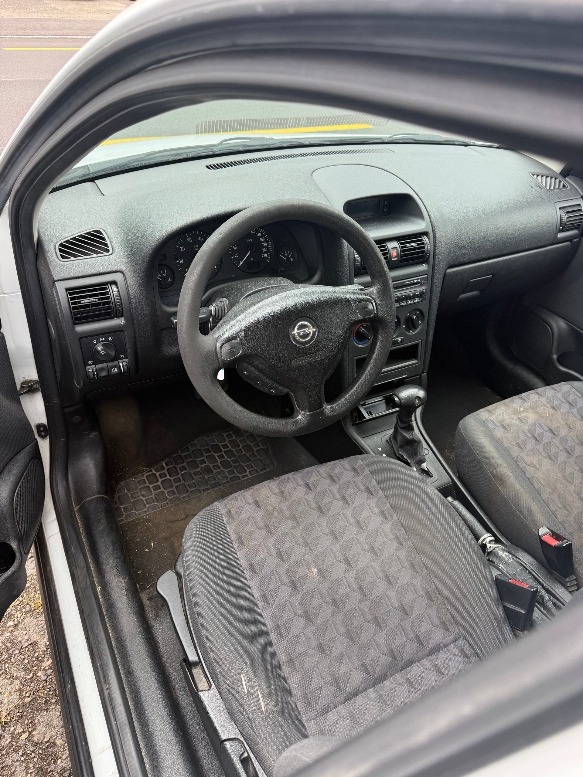 OPEL Astra Caravan 1.6i 16V Favorit-image-5