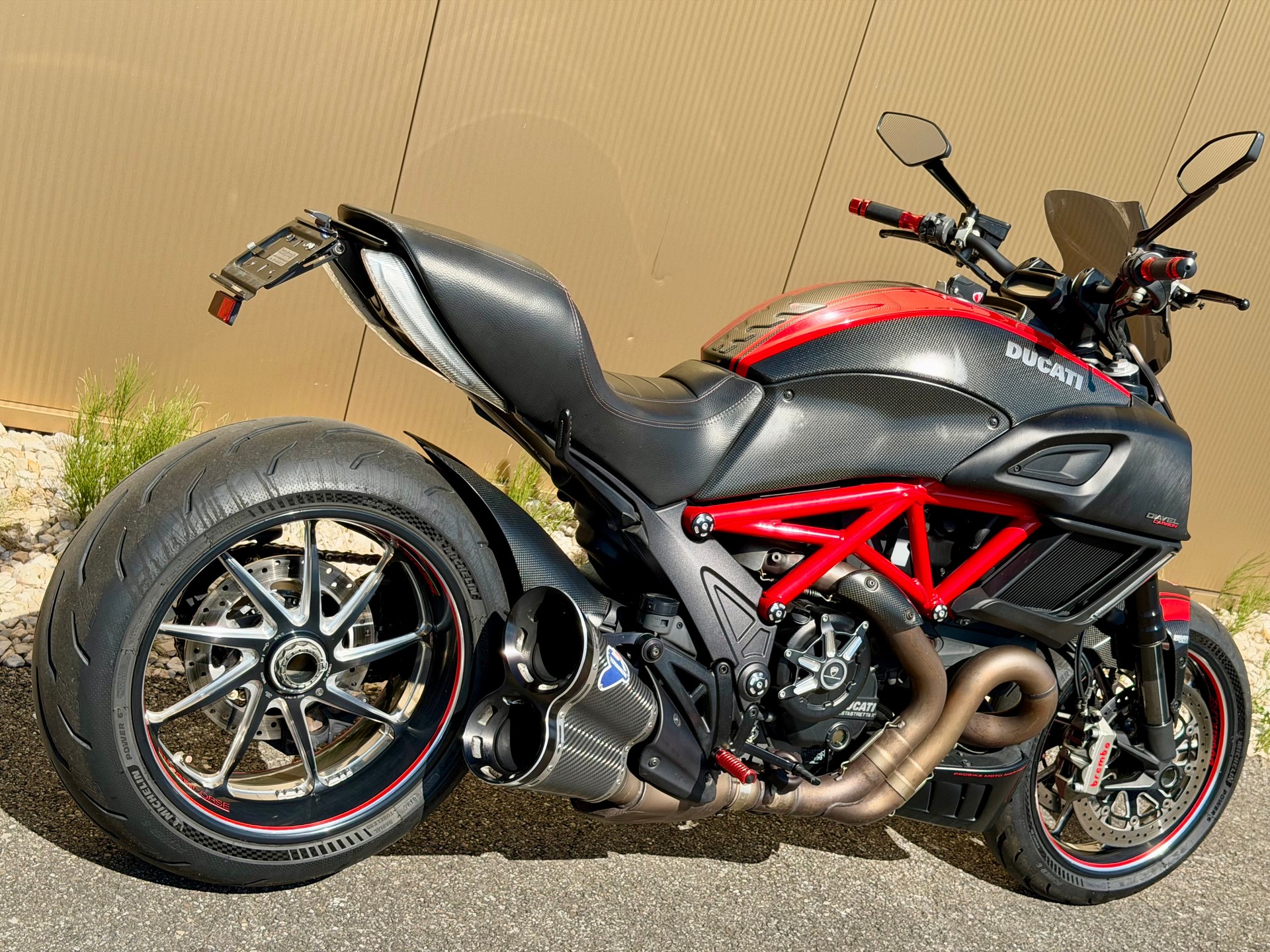 DUCATI Diavel 1200 Carbon red TERMIGNONI-image-4