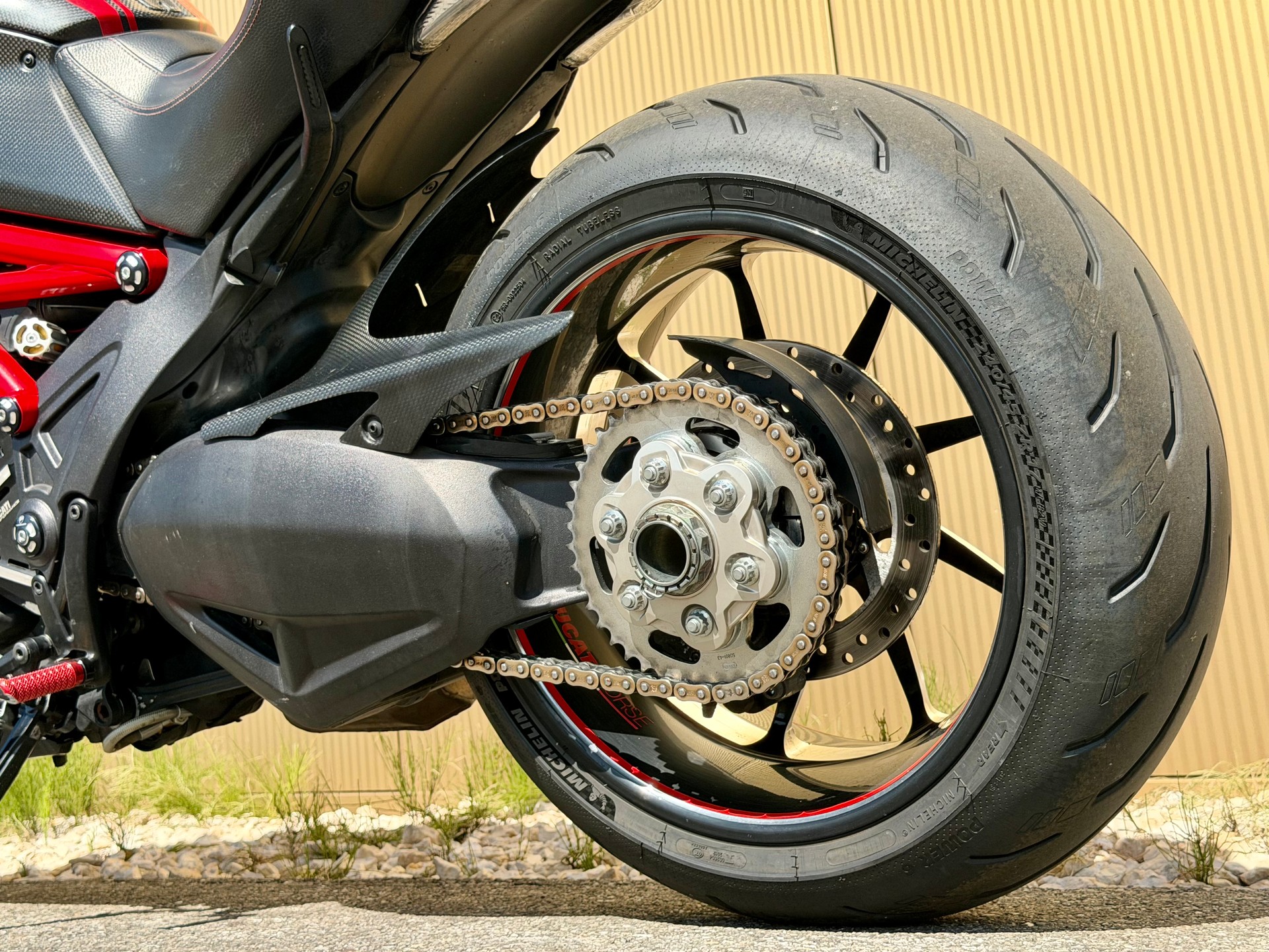 DUCATI Diavel 1200 Carbon red TERMIGNONI-image-13