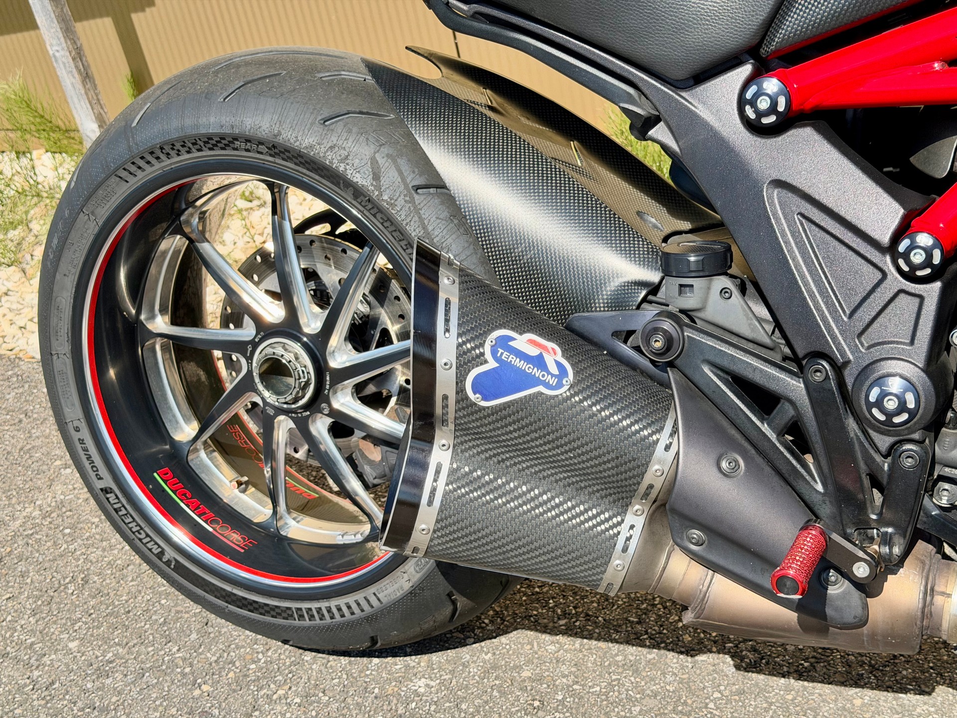DUCATI Diavel 1200 Carbon red TERMIGNONI-image-6