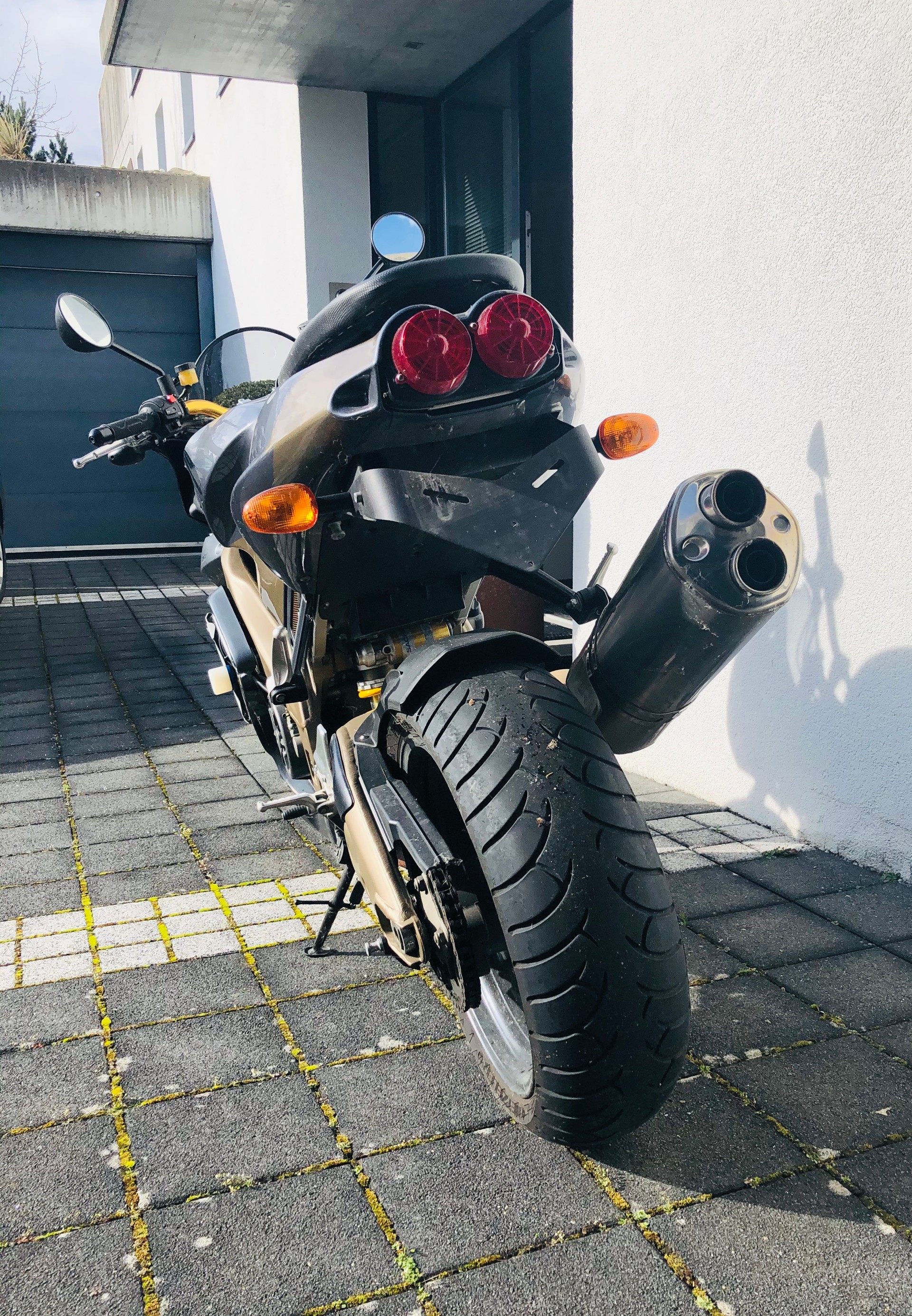 APRILIA Tuono 1000 R-image-2
