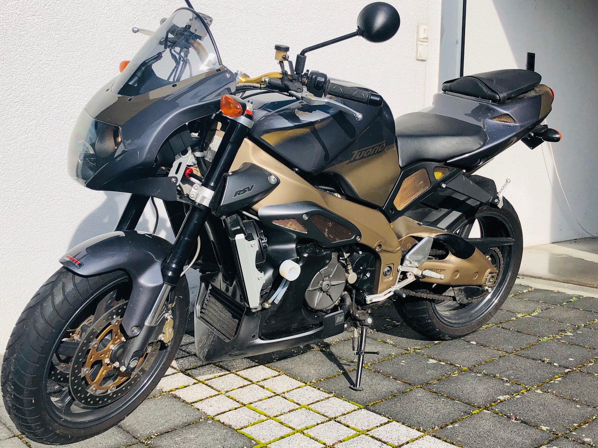 APRILIA Tuono 1000 R-image-4