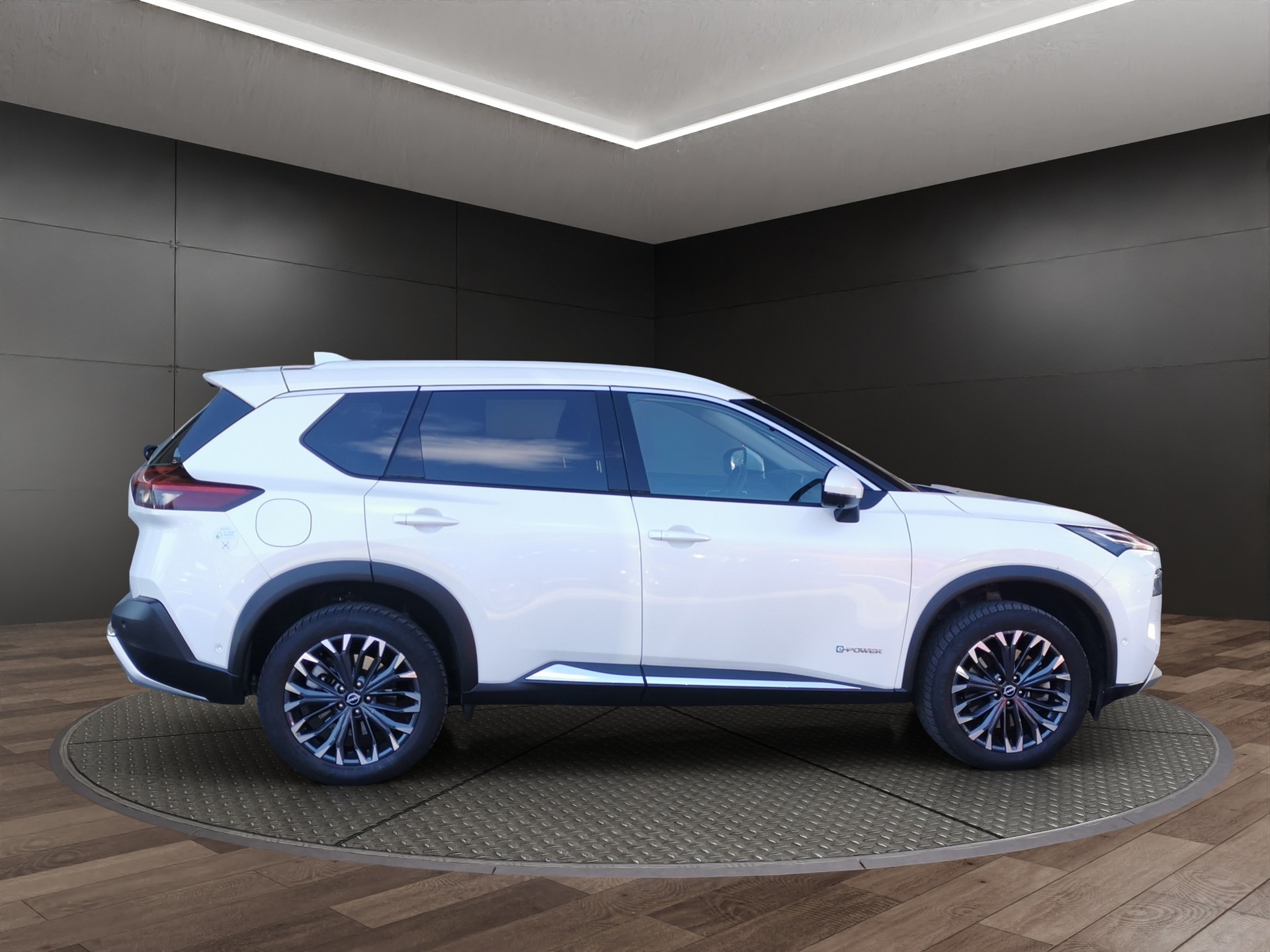 NISSAN X-Trail 1.5 VC-T e-Power 4WD Tekna+-showroom-element-3