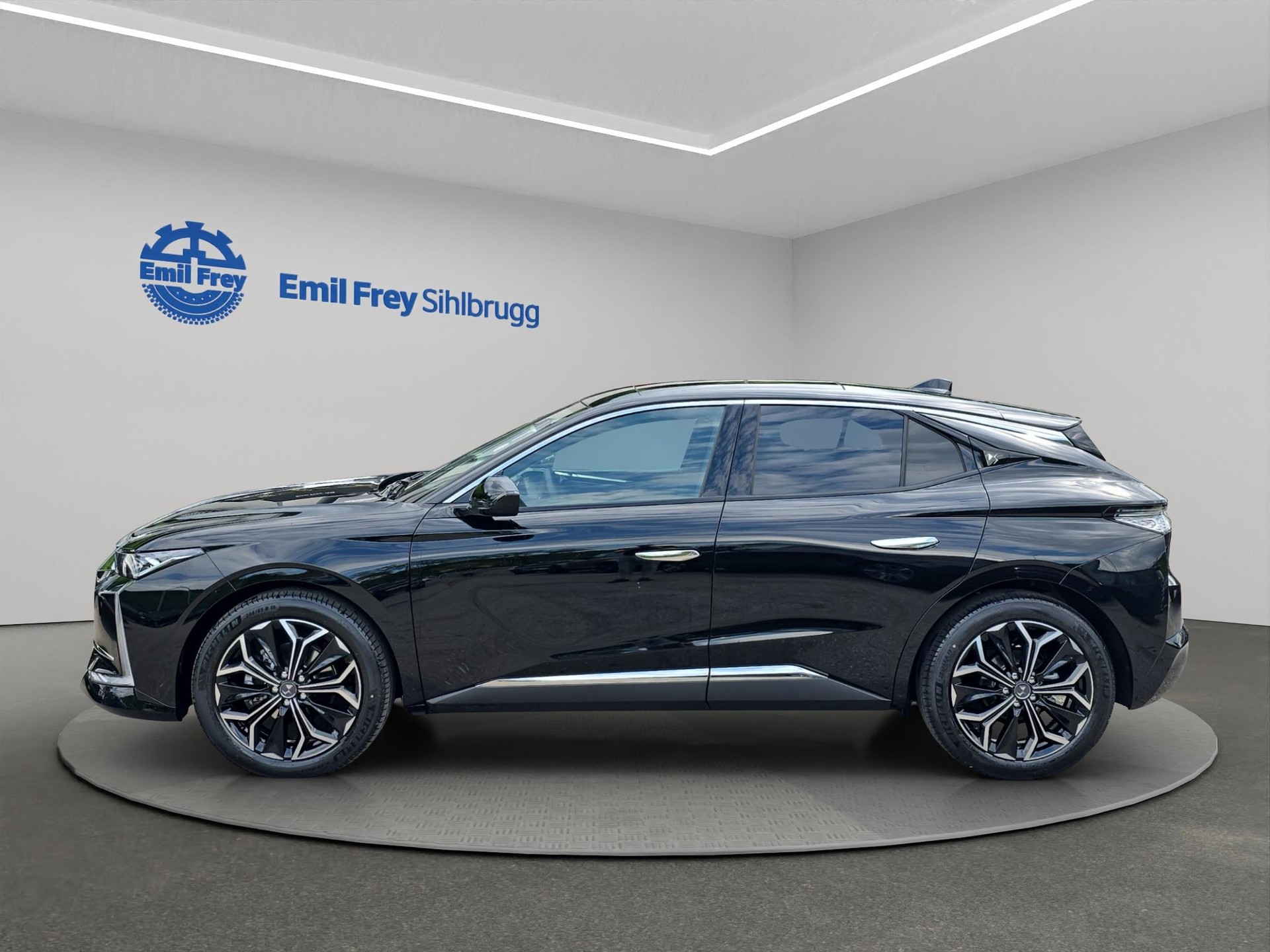 DS AUTOMOBILES 4 1.2 Hybrid Antoine de Saint Exupéry-showroom-element-1