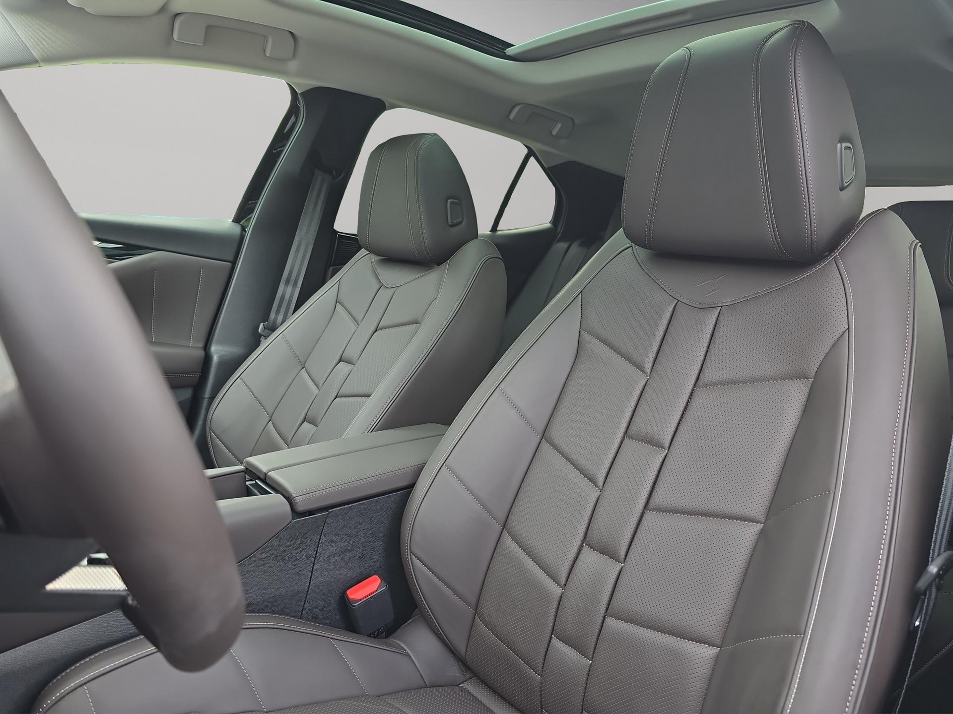 DS AUTOMOBILES 4 1.2 Hybrid Antoine de Saint Exupéry-showroom-element-3