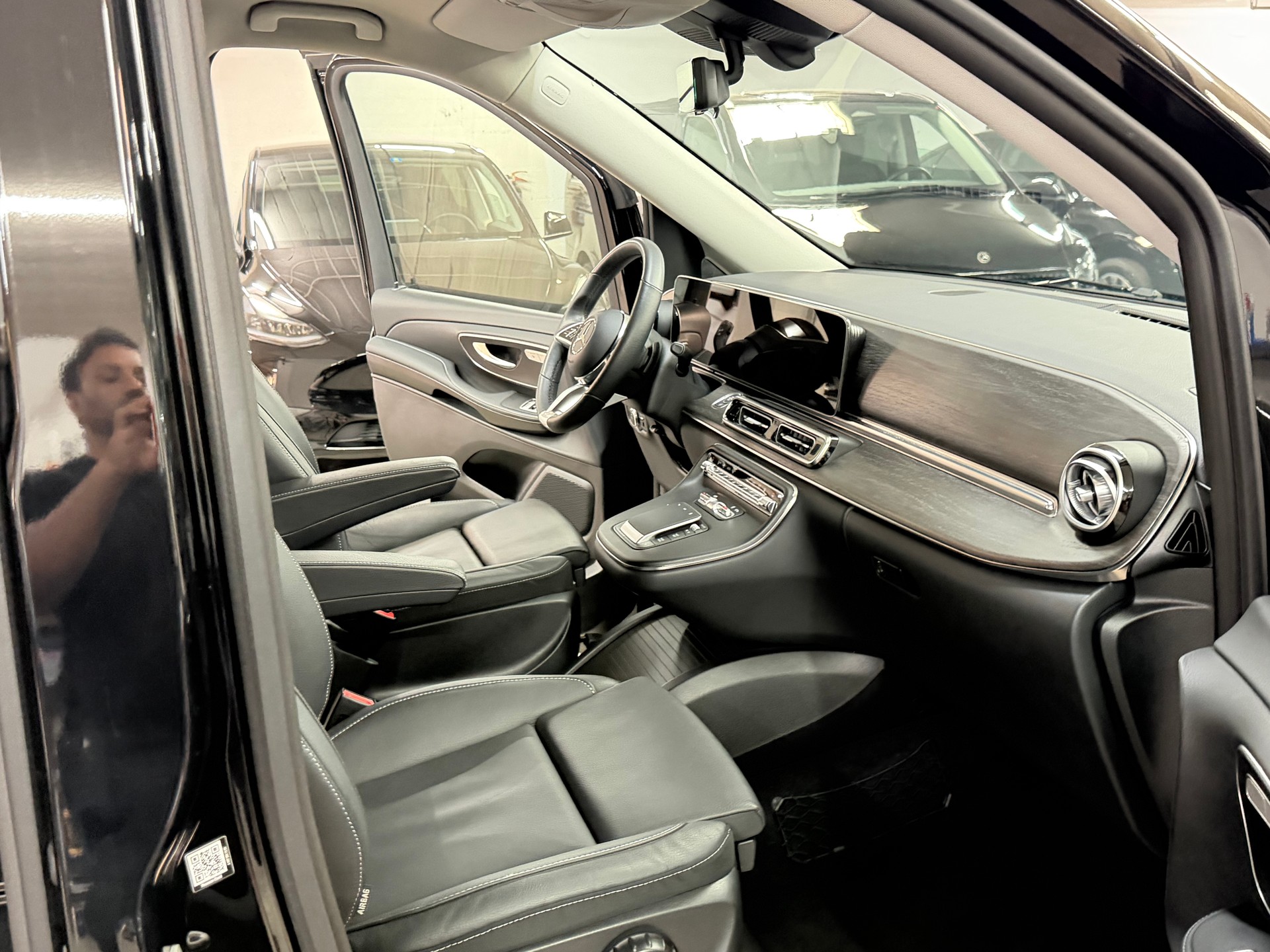 MERCEDES-BENZ V 300 d extralang Avantgarde 9G-Tronic-image-8