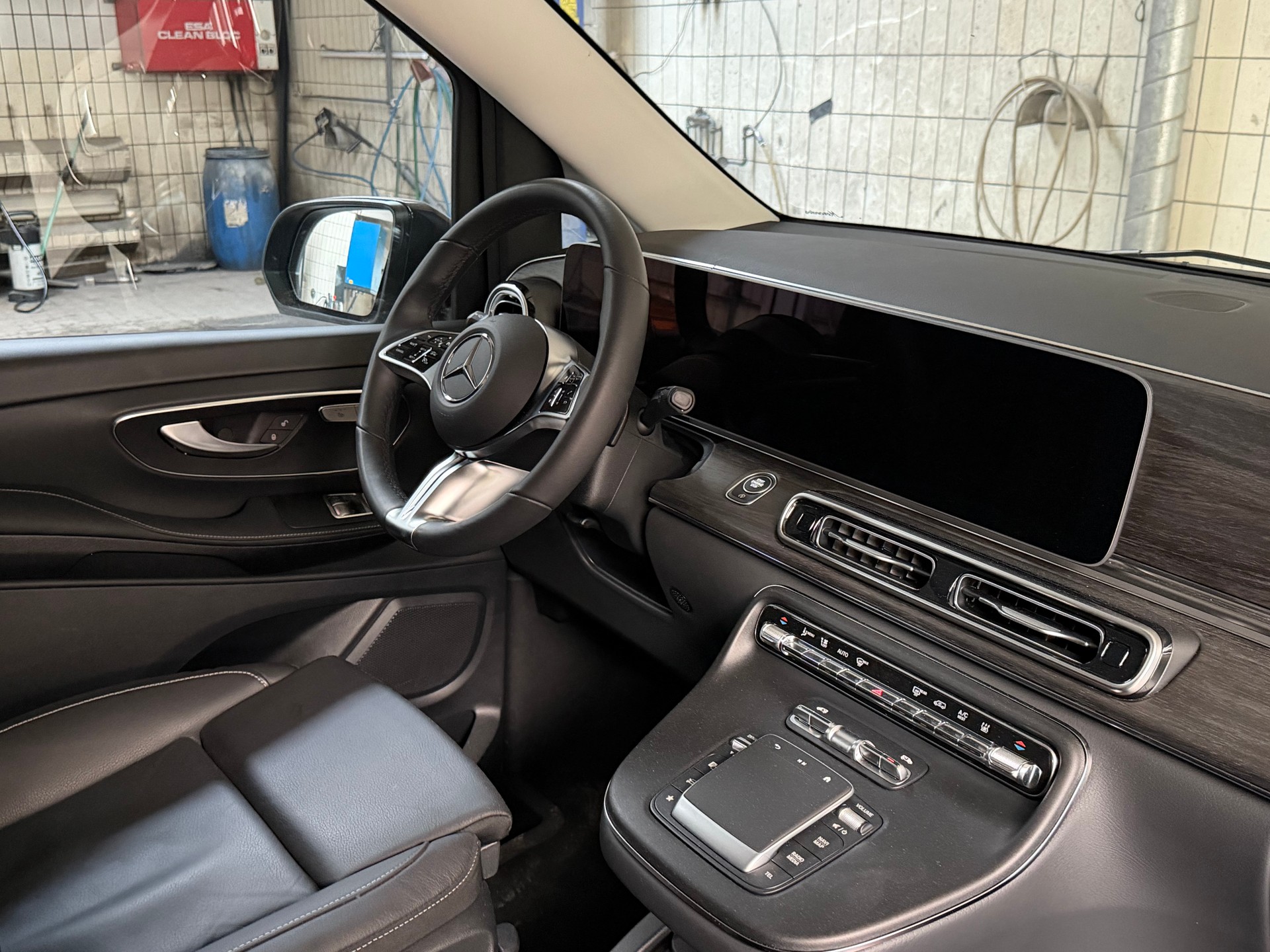 MERCEDES-BENZ V 300 d extralang Avantgarde 9G-Tronic-image-3