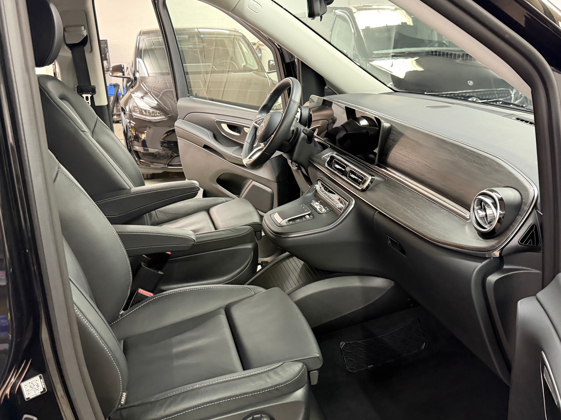 MERCEDES-BENZ V 300 d extralang Avantgarde 9G-Tronic-image-7