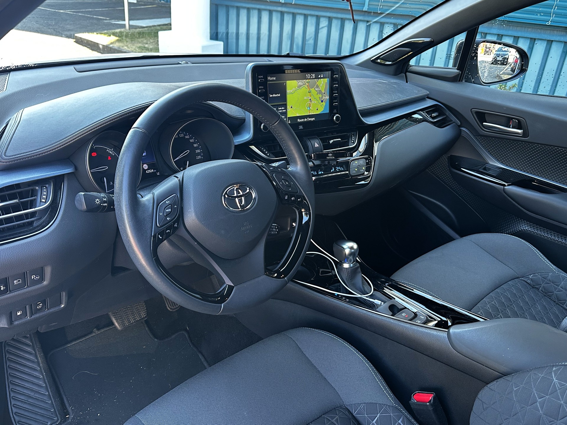 TOYOTA C-HR 2.0 HSD CVT Trend-image-8