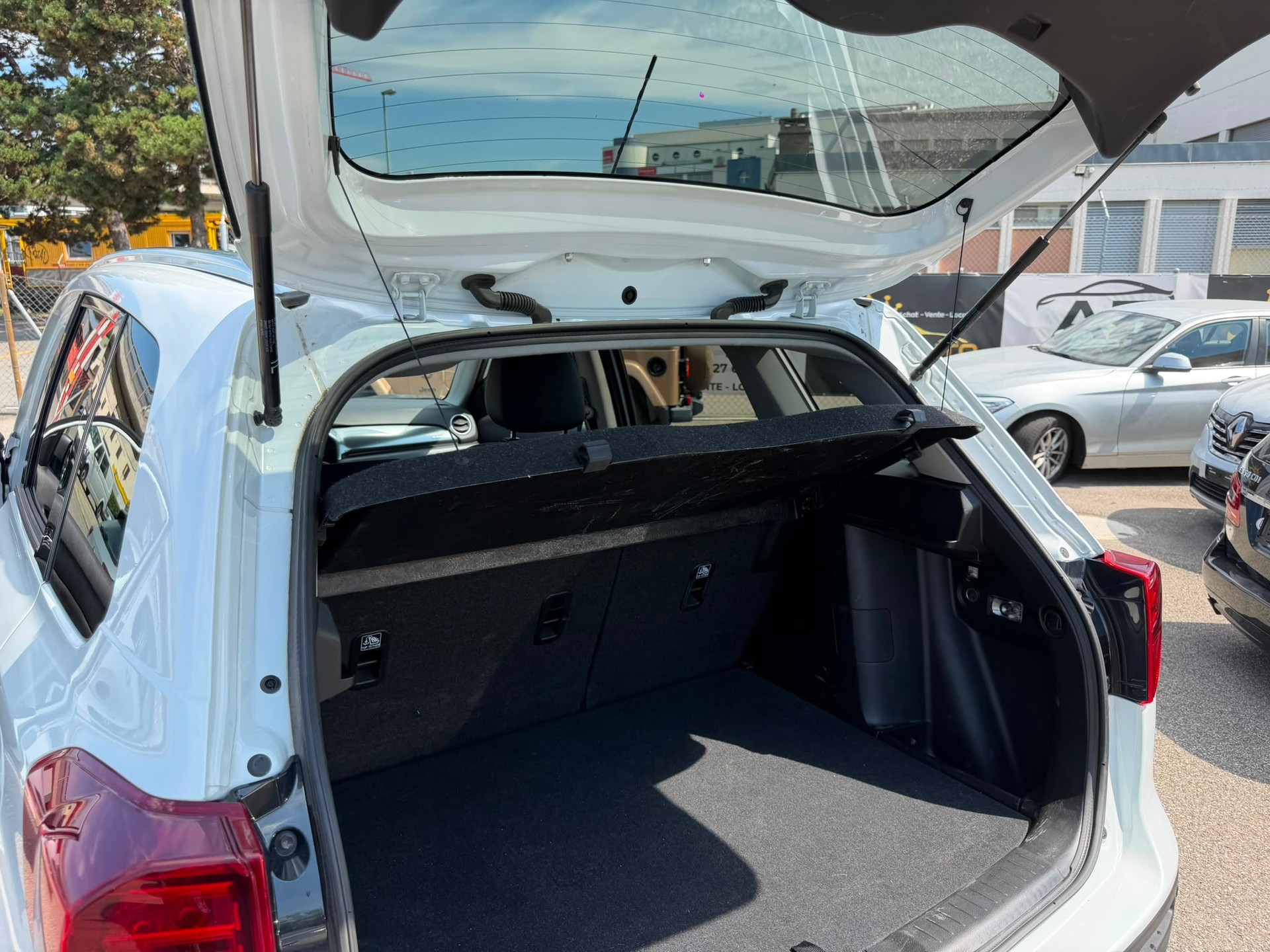 SUZUKI Vitara 1.5 Hybrid Edition 35 4x4 AGS-image-22