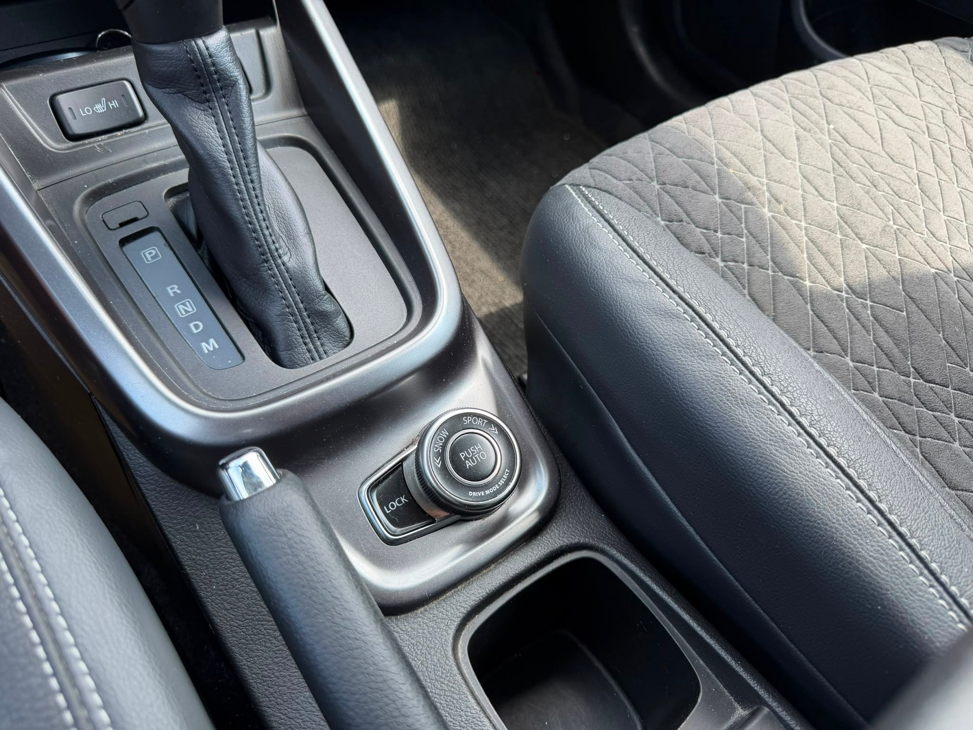 SUZUKI Vitara 1.5 Hybrid Edition 35 4x4 AGS-image-16