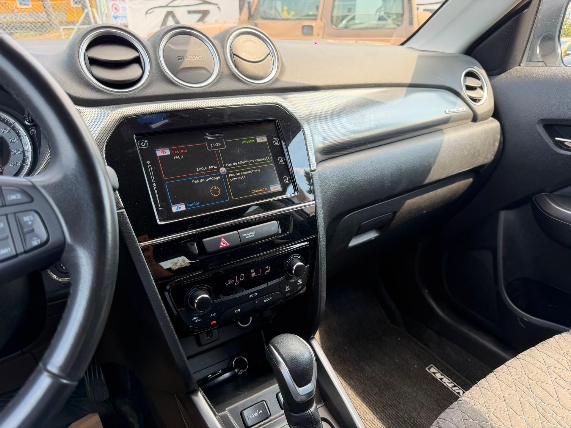 SUZUKI Vitara 1.5 Hybrid Edition 35 4x4 AGS-image-14