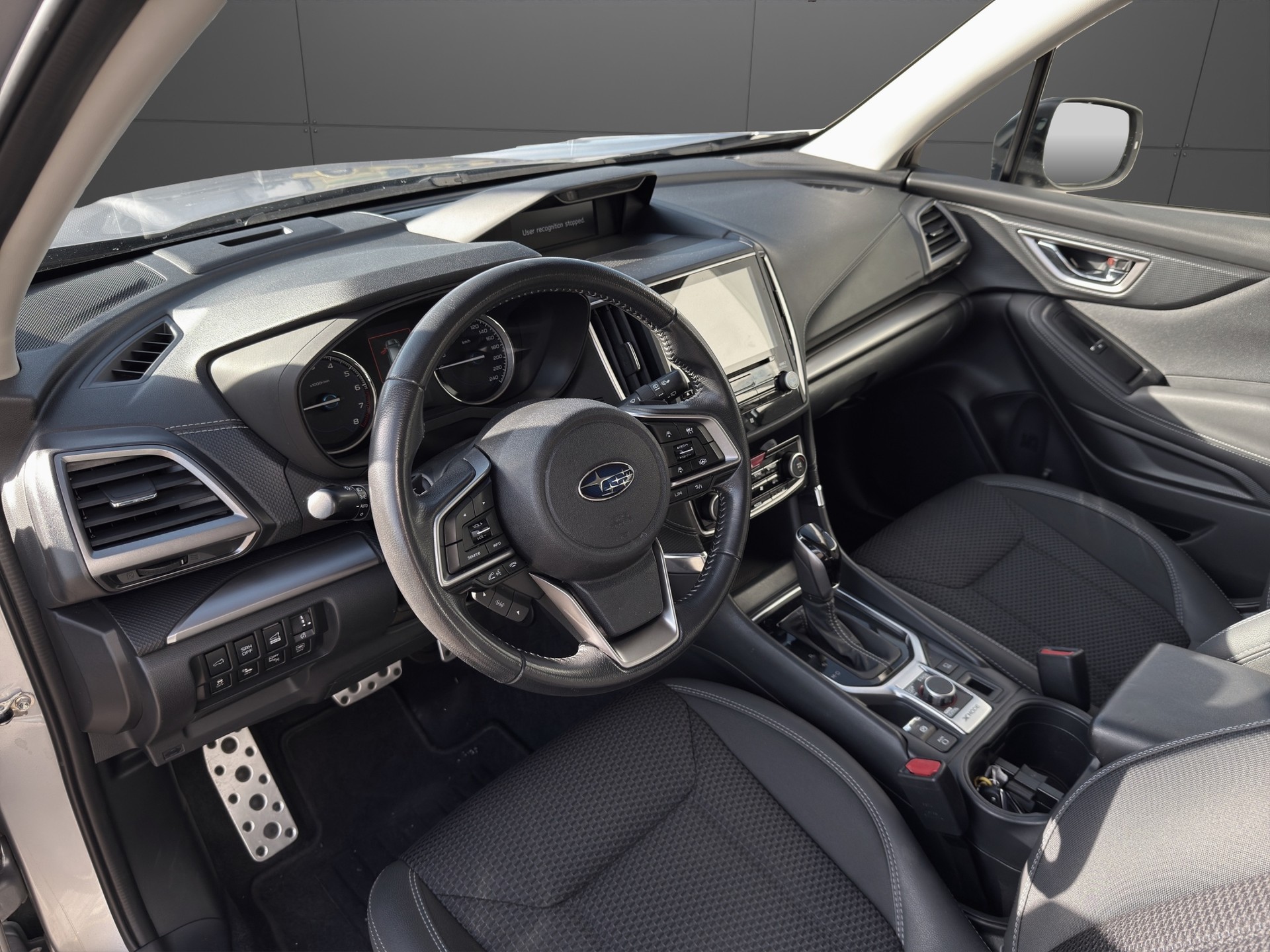 SUBARU Forester 2.0i e-Boxer Advantage Lineartronic-image-6