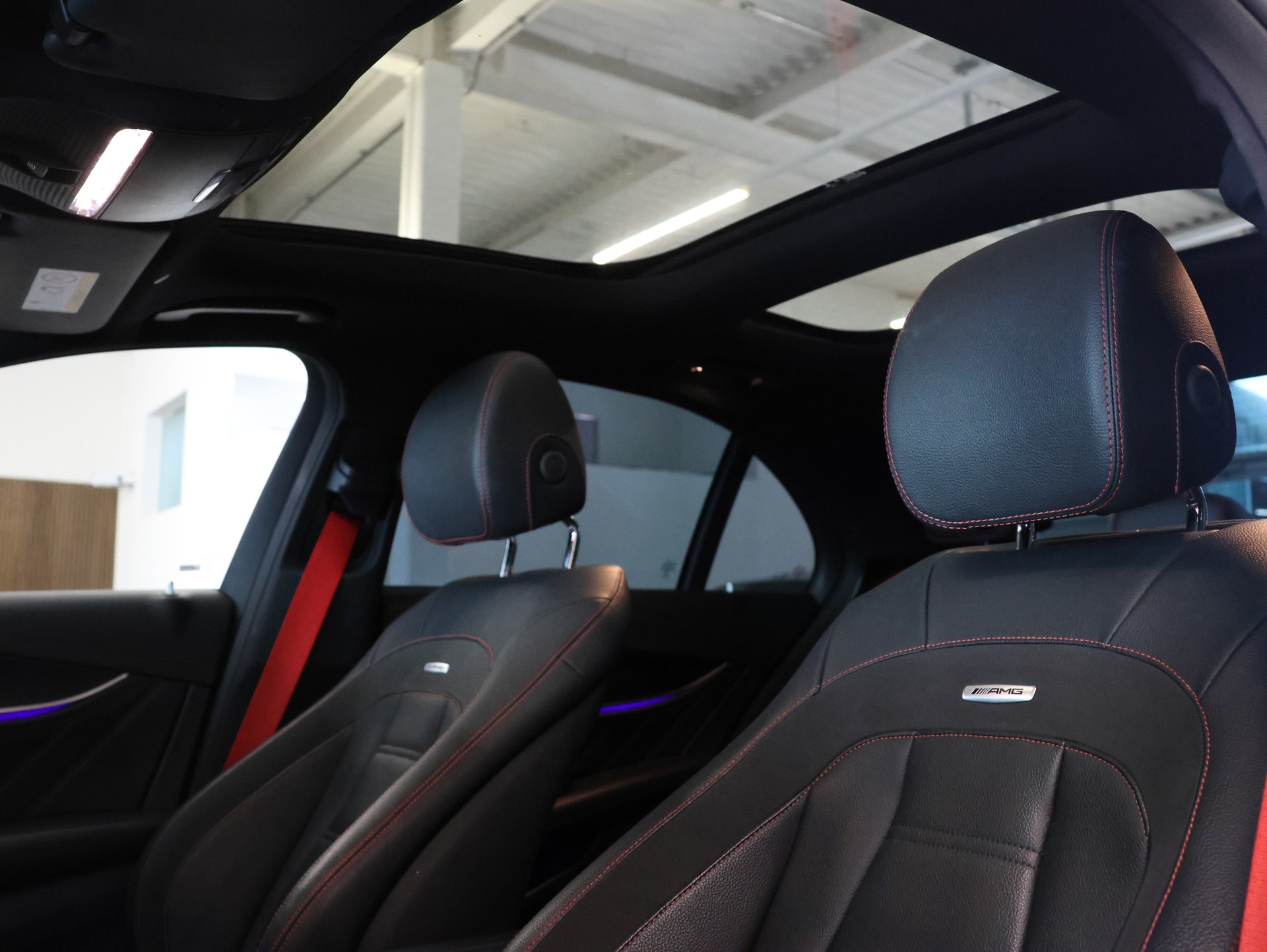 MERCEDES-BENZ AMG E 53 4Matic+ Speedshift 9G-TCT *360 Kamera* *Panoramadach* *Burmester*-image-12