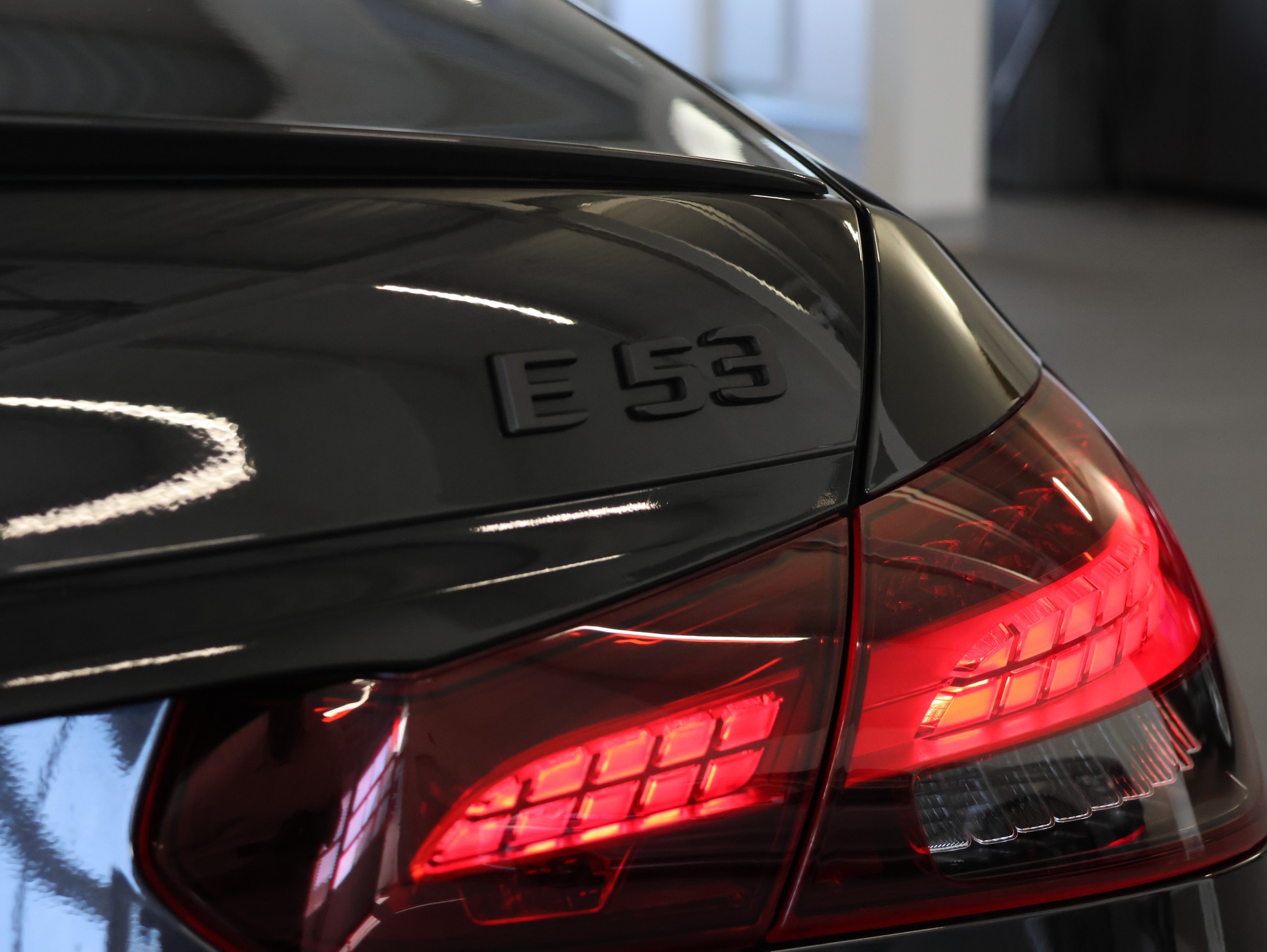 MERCEDES-BENZ AMG E 53 4Matic+ Speedshift 9G-TCT *360 Kamera* *Panoramadach* *Burmester*-image-26