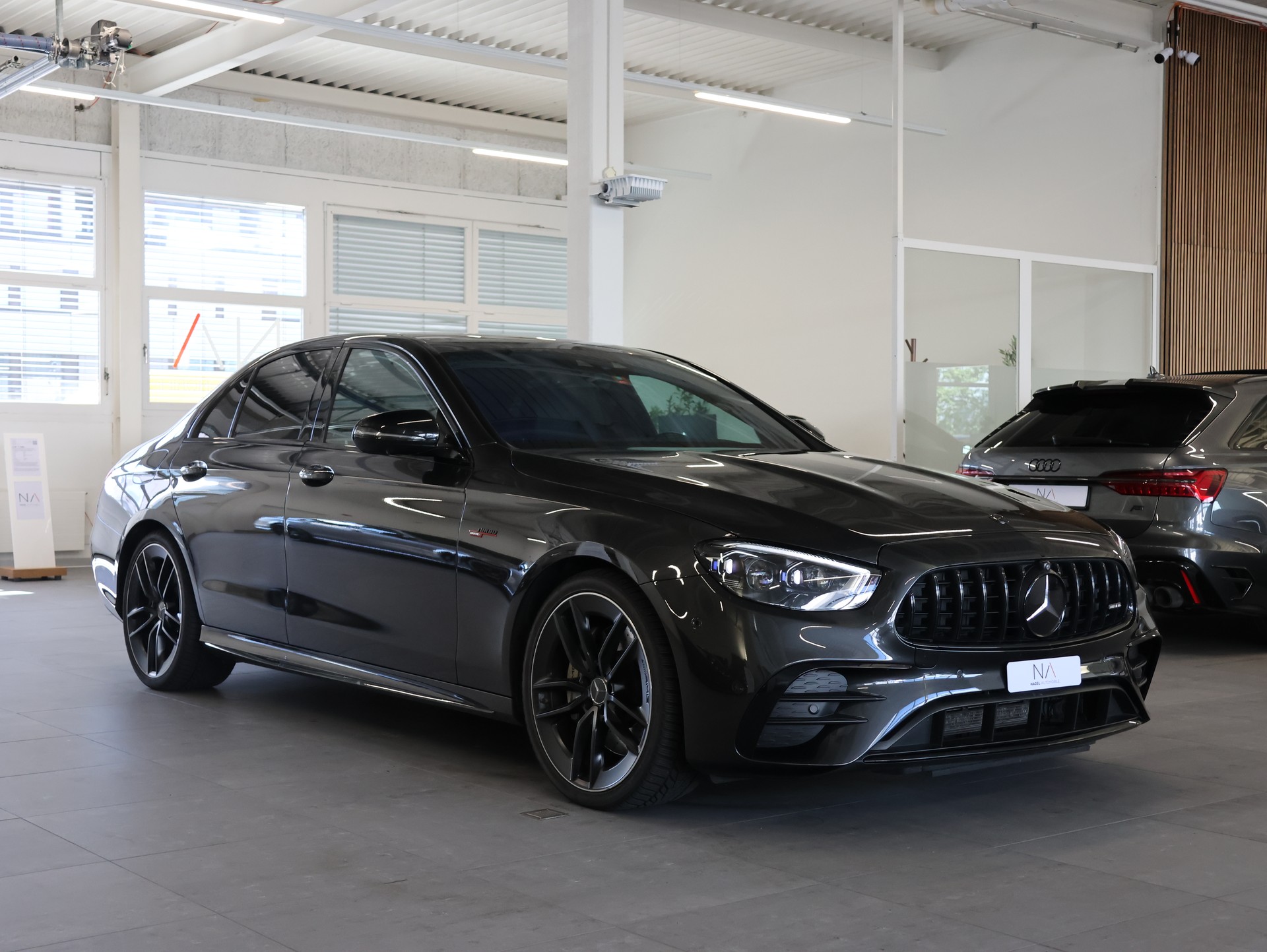 MERCEDES-BENZ AMG E 53 4Matic+ Speedshift 9G-TCT *360 Kamera* *Panoramadach* *Burmester*-showroom-element-1